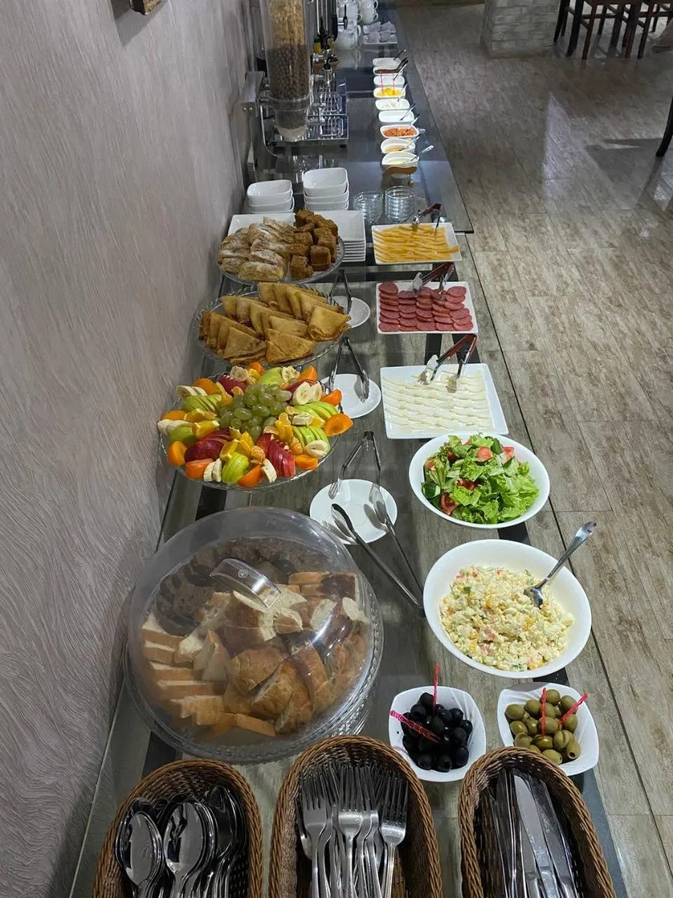 Restaurant/places to eat in TOURIST INN hotel