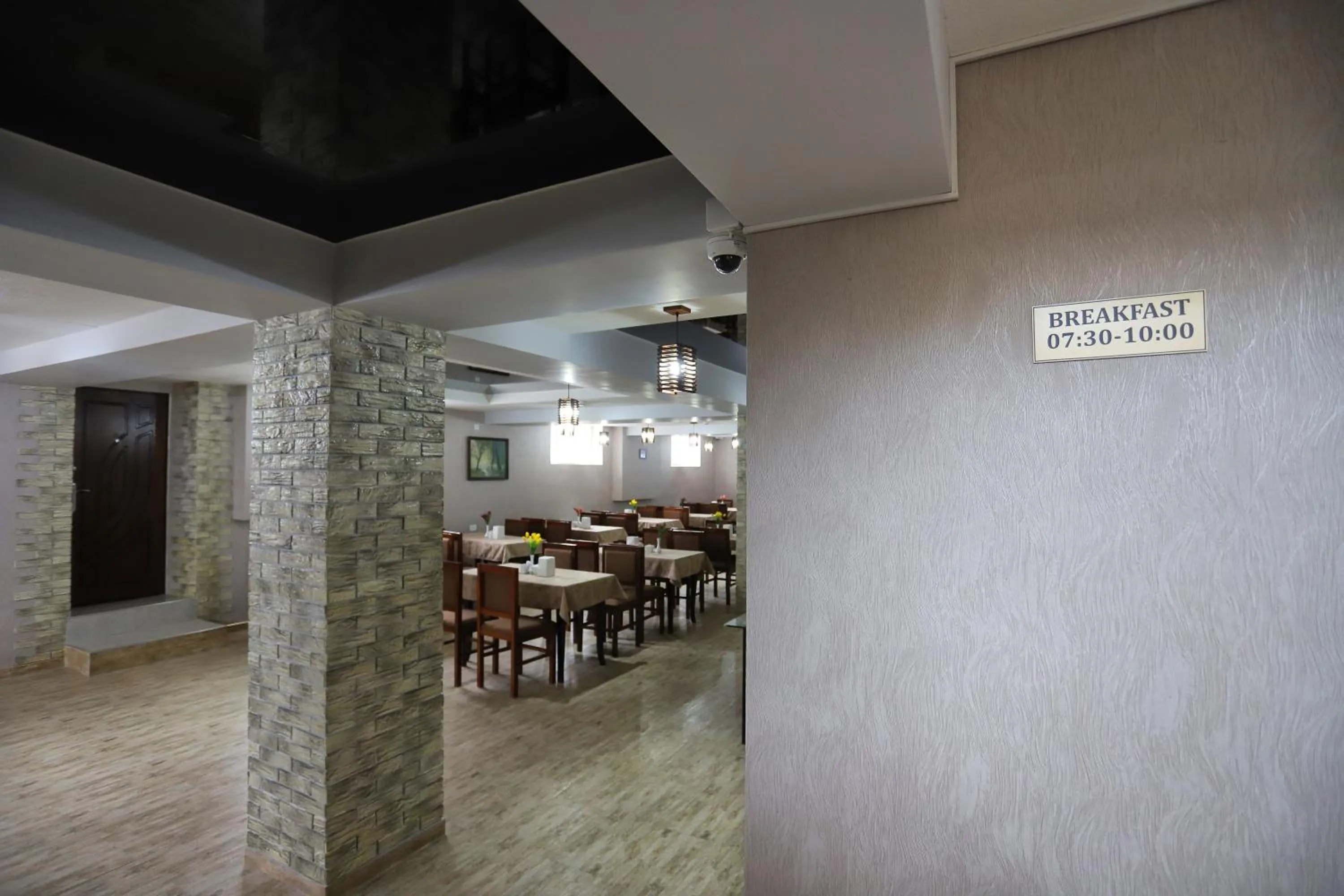 Restaurant/places to eat in TOURIST INN hotel