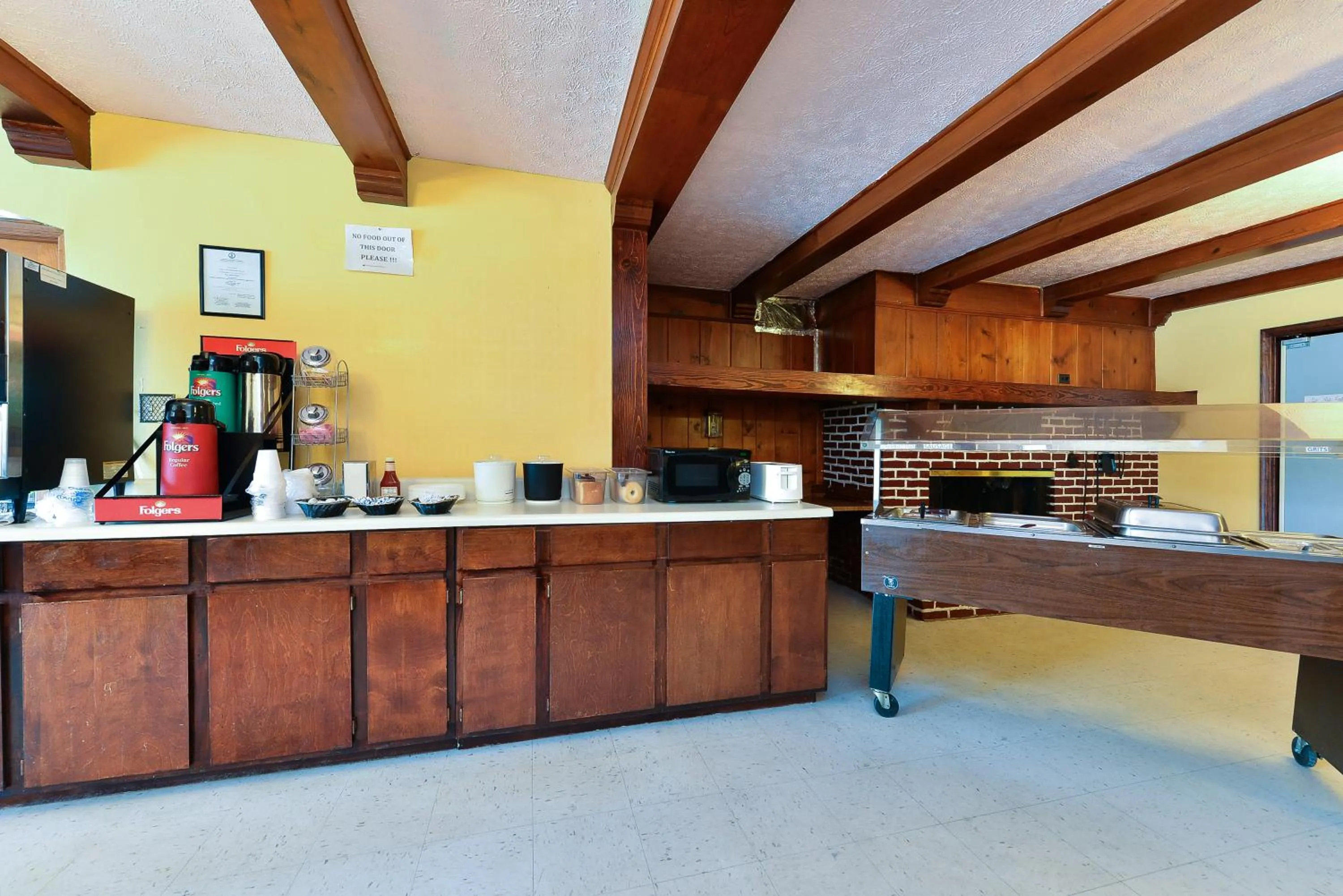 Breakfast in Americas Best Value Inn Suites South Boston