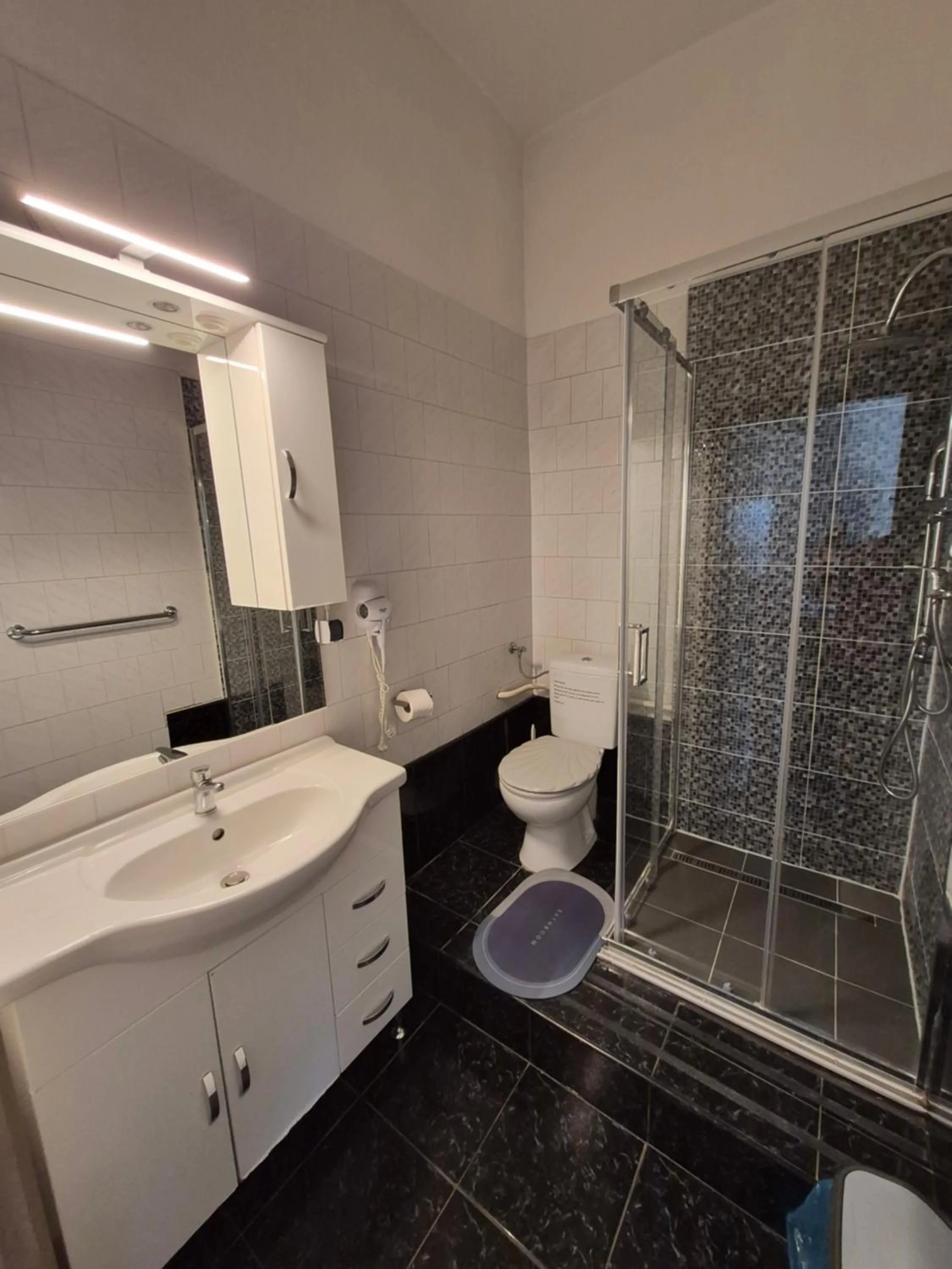 Eitans Guesthouse