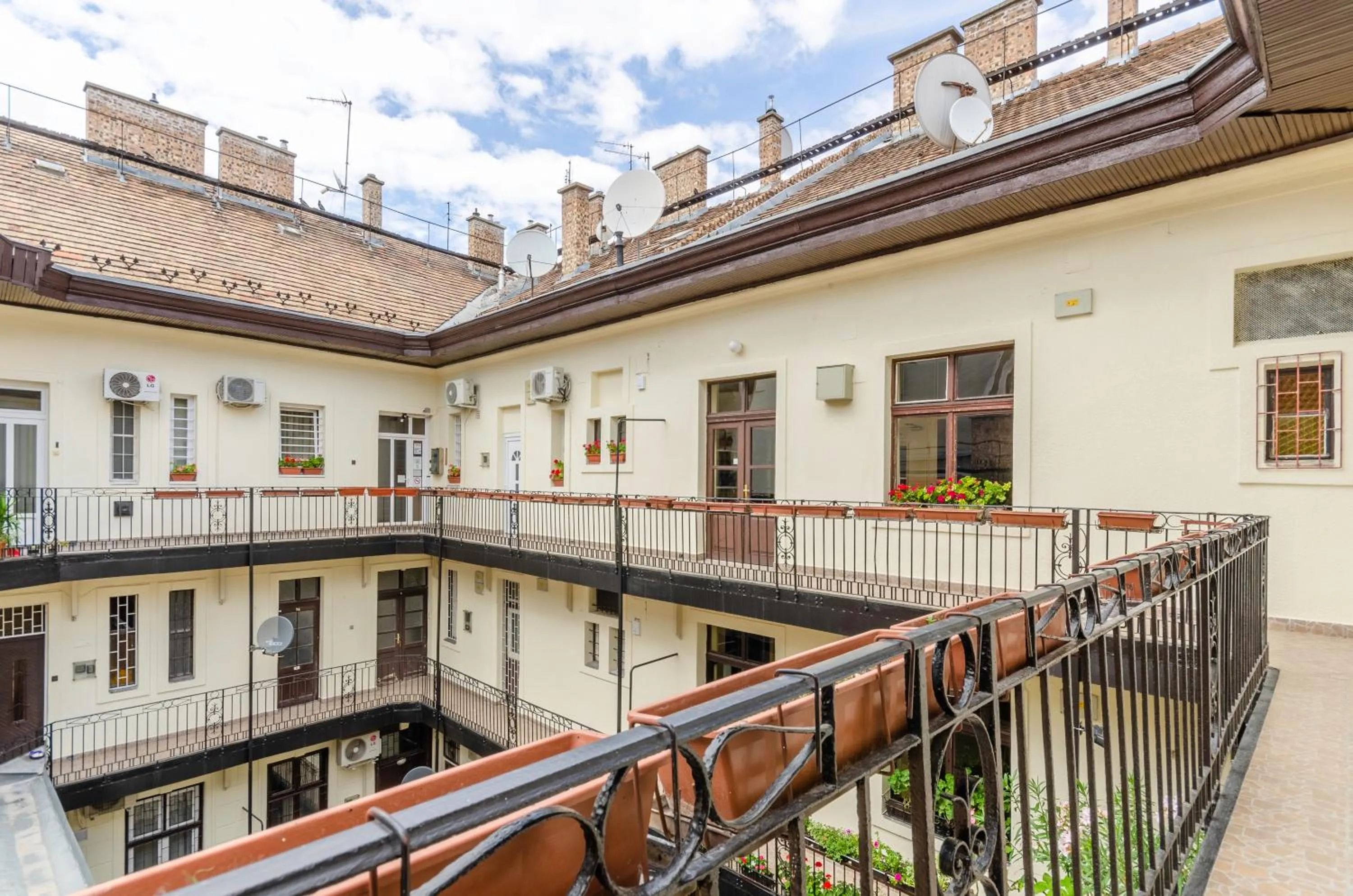 Eitans Guesthouse