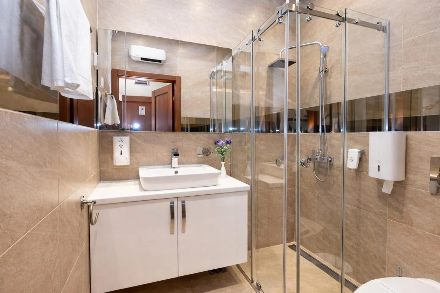 Toilet in Hotel Butua Residence