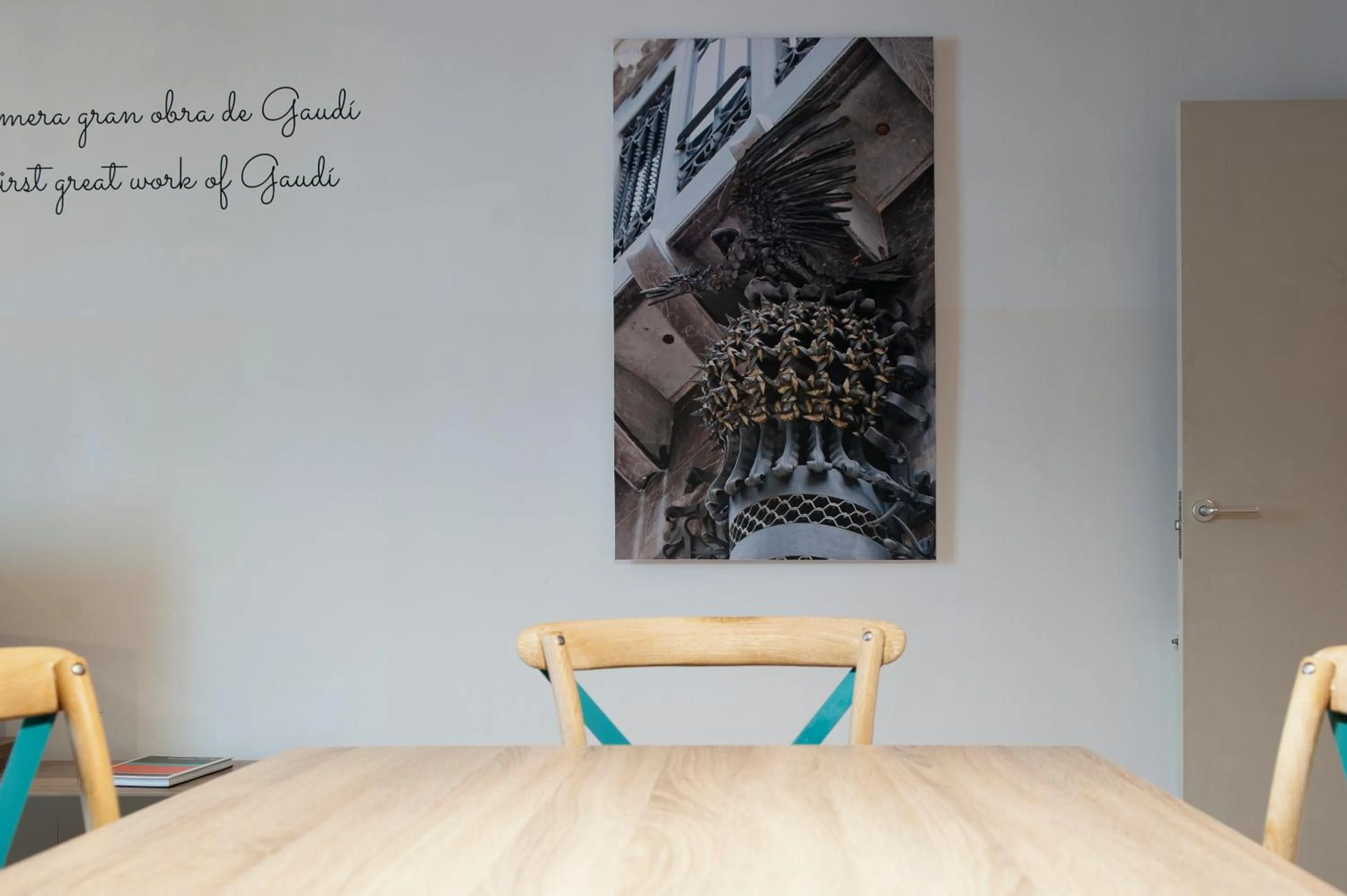 Decorative detail in MH Apartments Ramblas