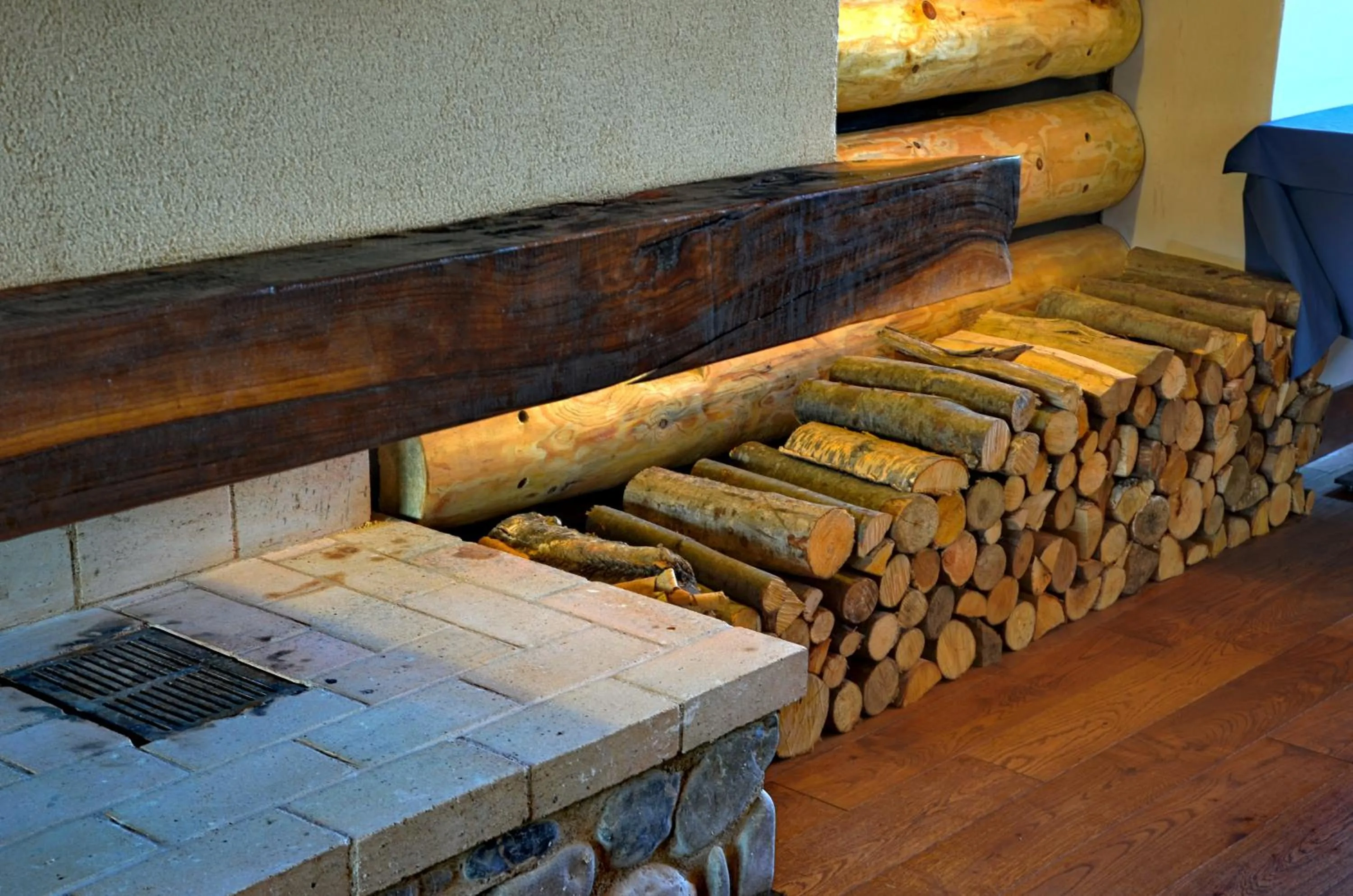 Decorative detail in Hotel Orizont