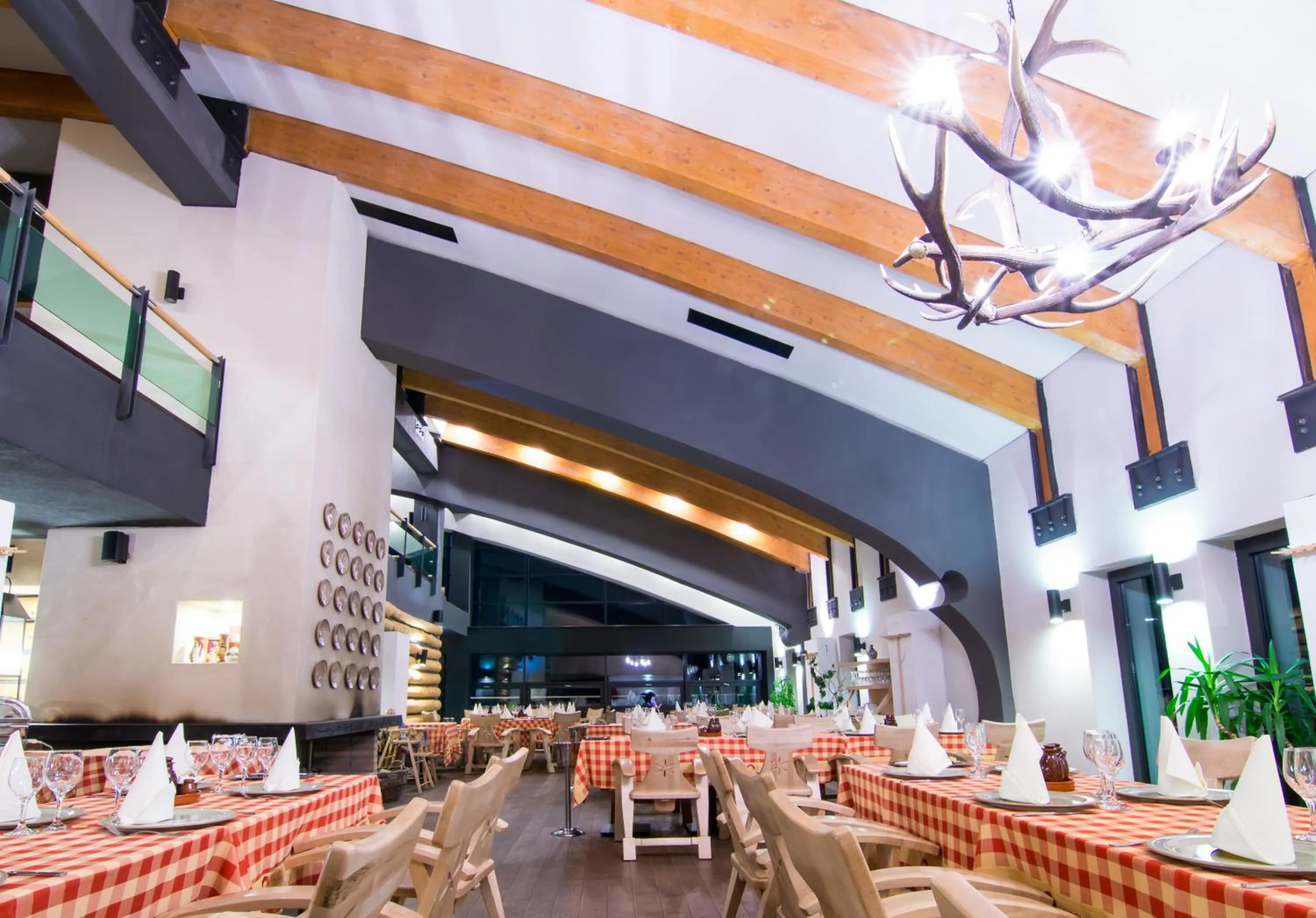Restaurant/places to eat in Hotel Orizont