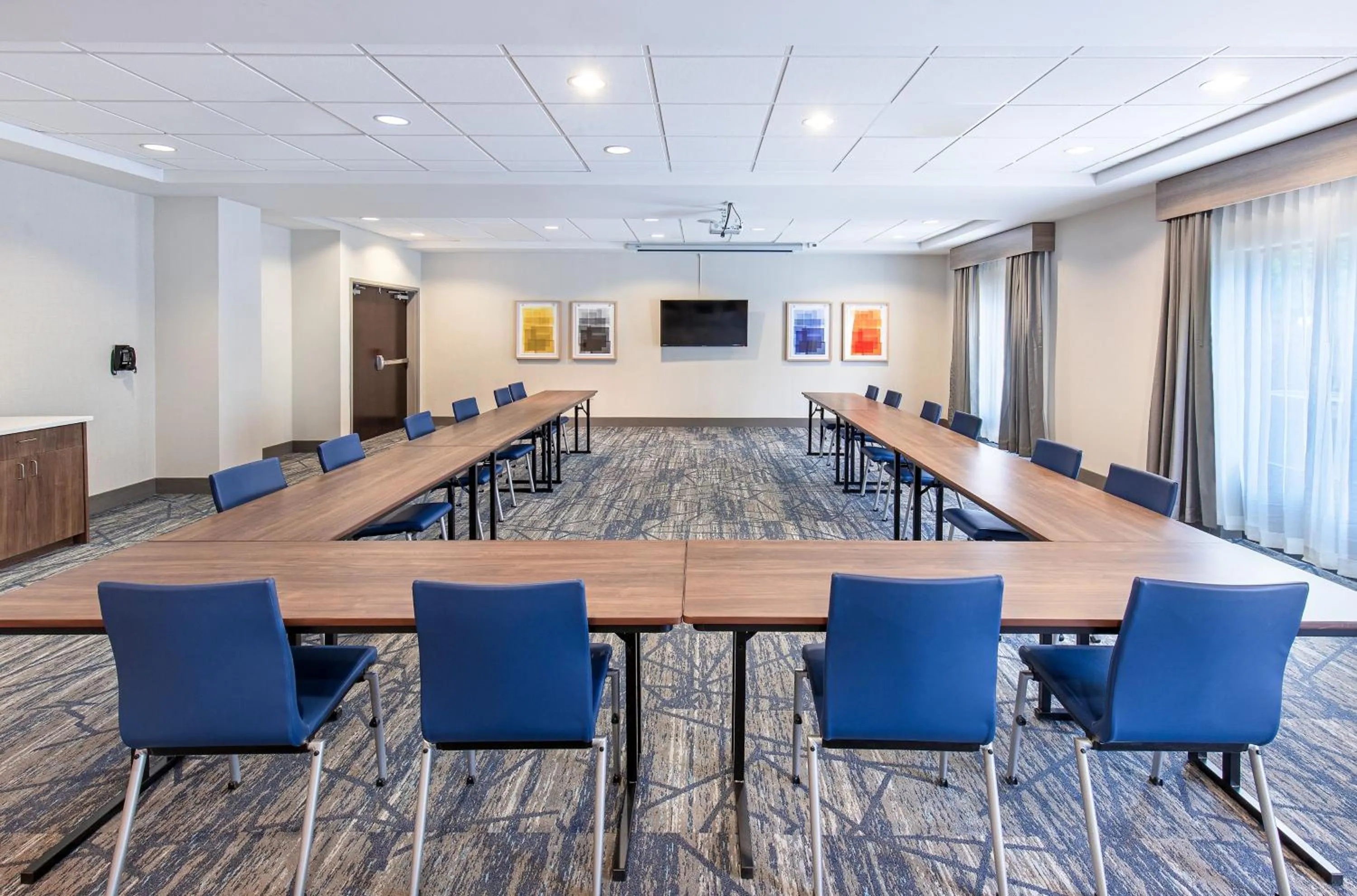 Meeting/conference room in Holiday Inn Express & Suites - Cleveland Northwest by IHG