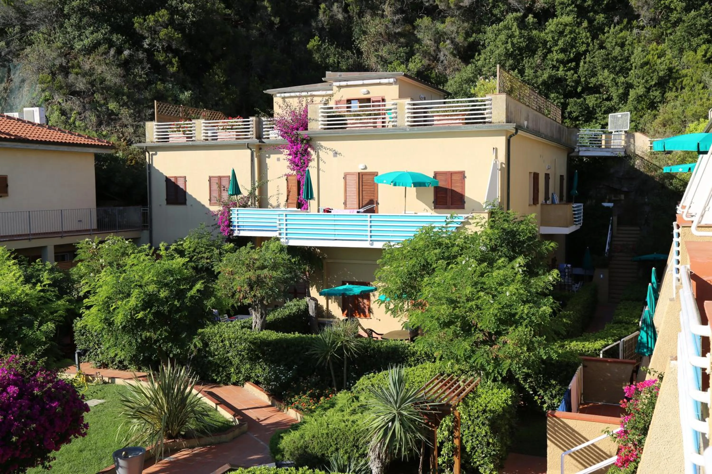 Facade/entrance in Residence Le Acacie