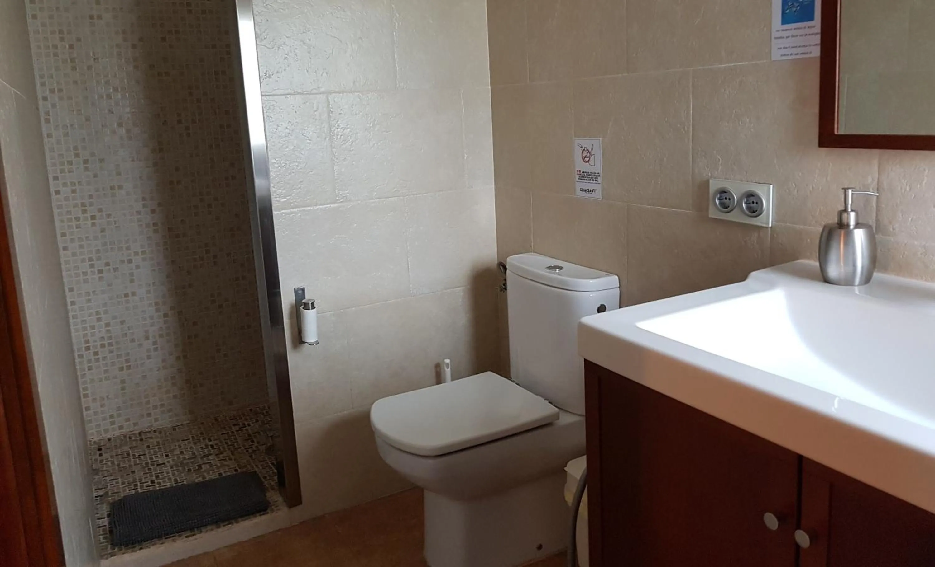 Bathroom in Les Muntades