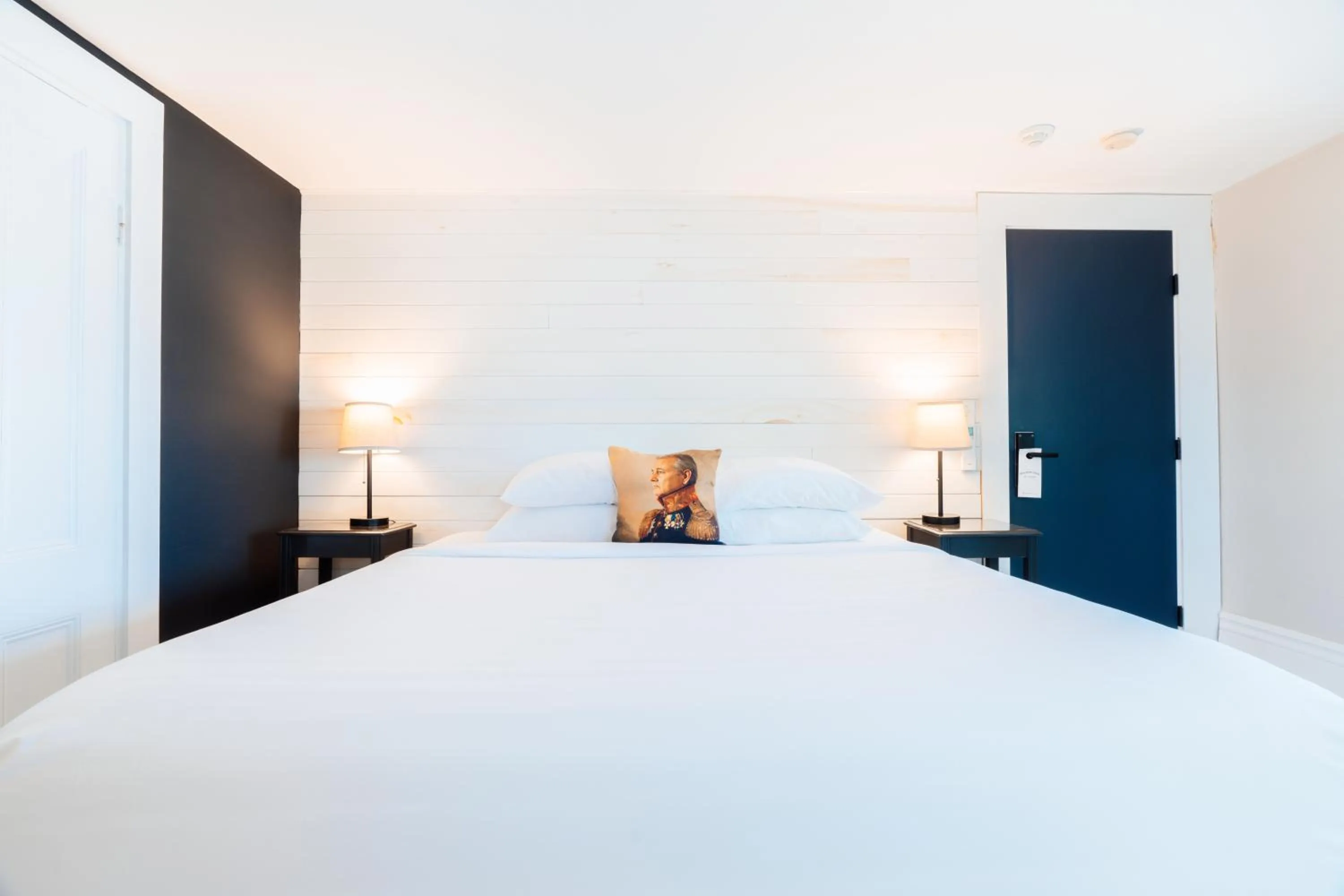 Bedroom, Bed in Waterford Inn Provincetown