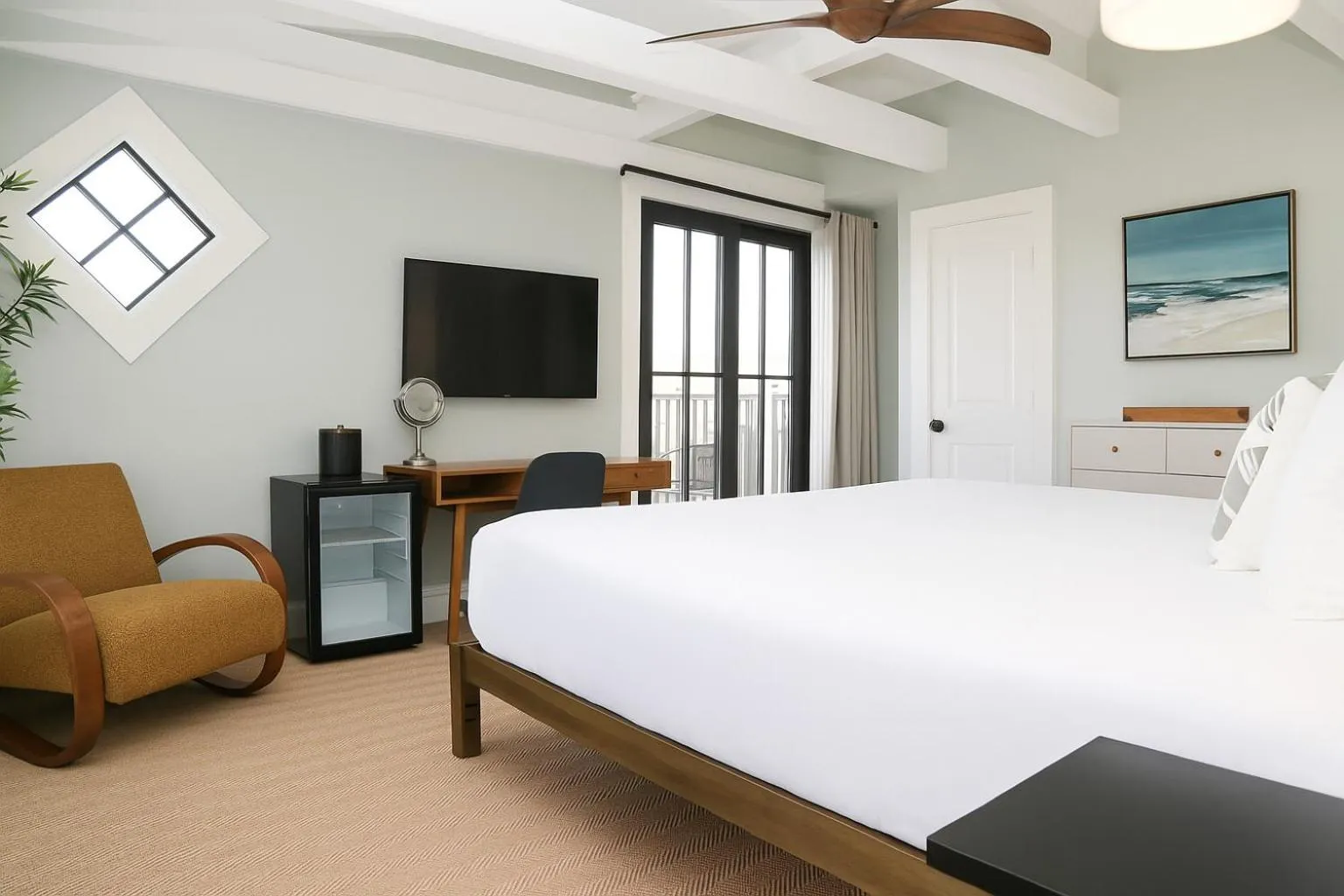 Bed in Waterford Inn Provincetown