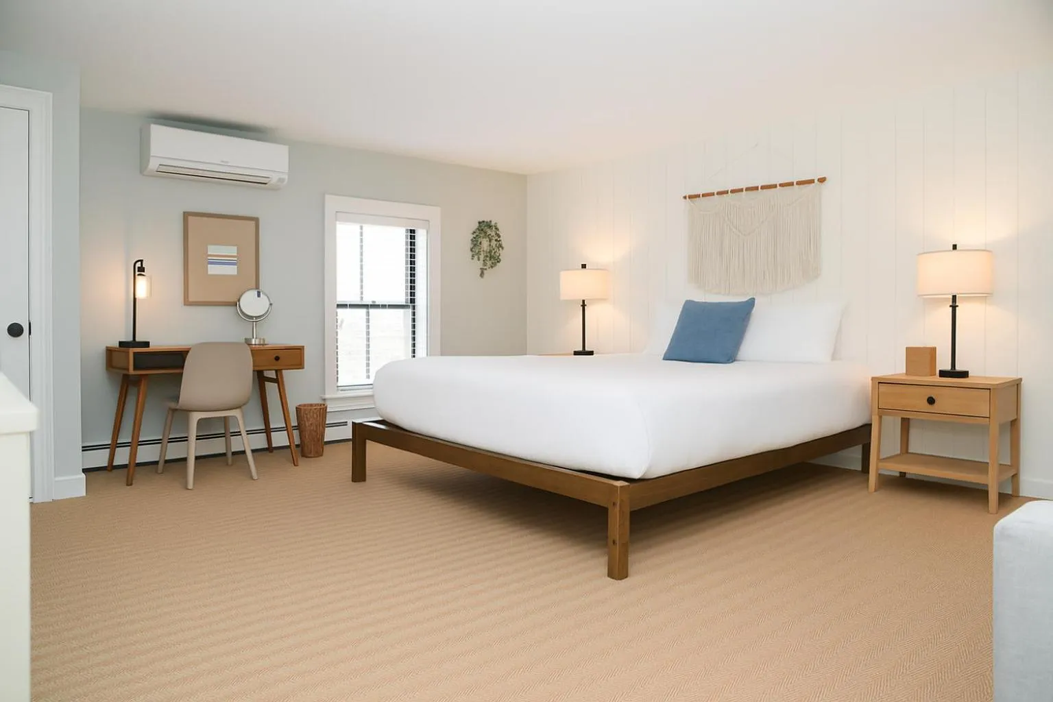 Bed in Waterford Inn Provincetown