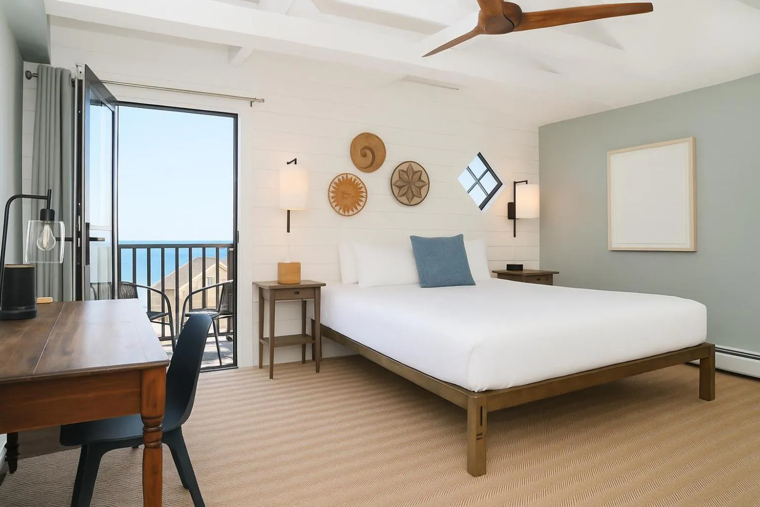 Bed in Waterford Inn Provincetown