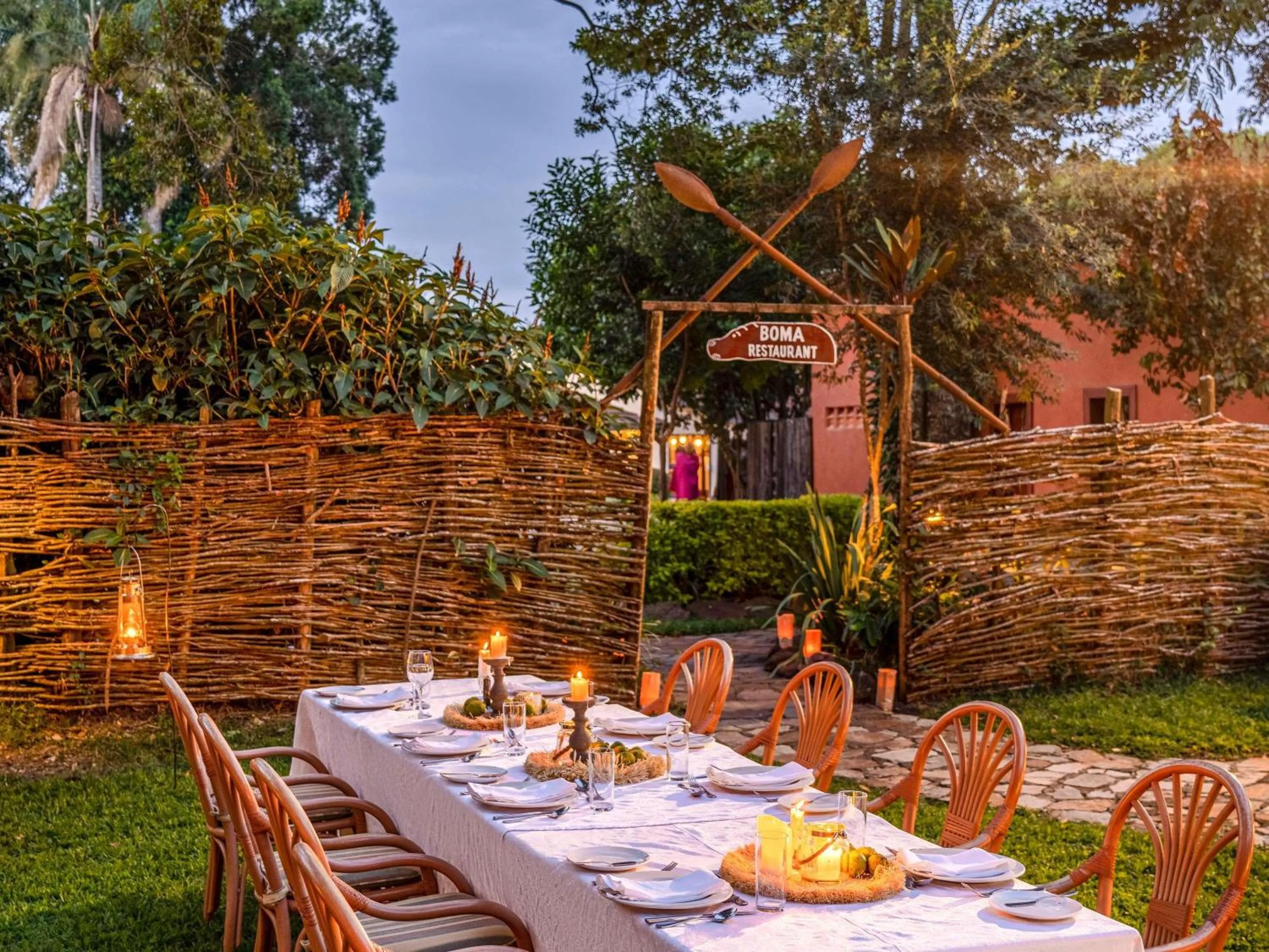 Restaurant/places to eat in Fairmont Mara Safari Club