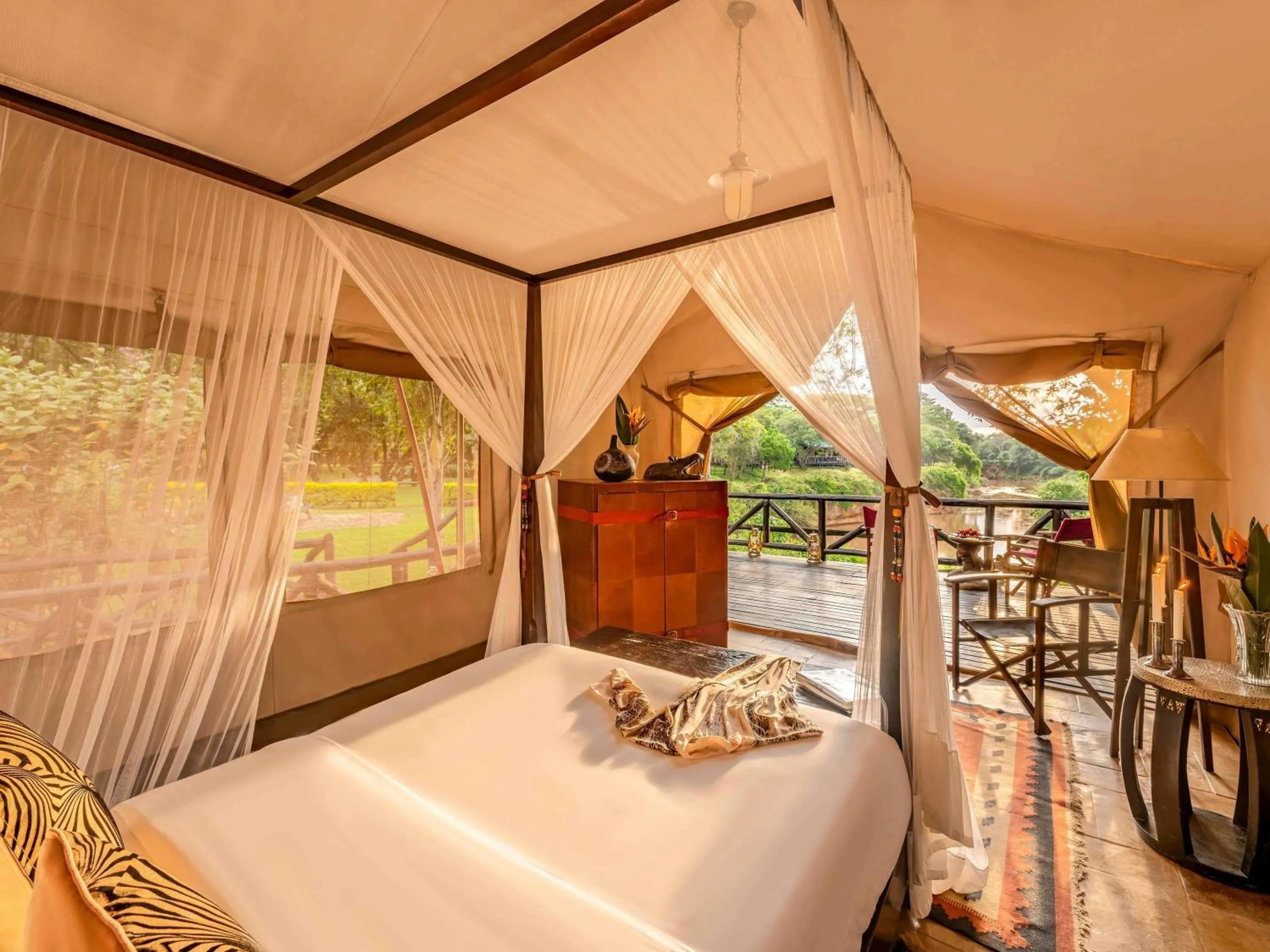 Bedroom, Bed in Fairmont Mara Safari Club