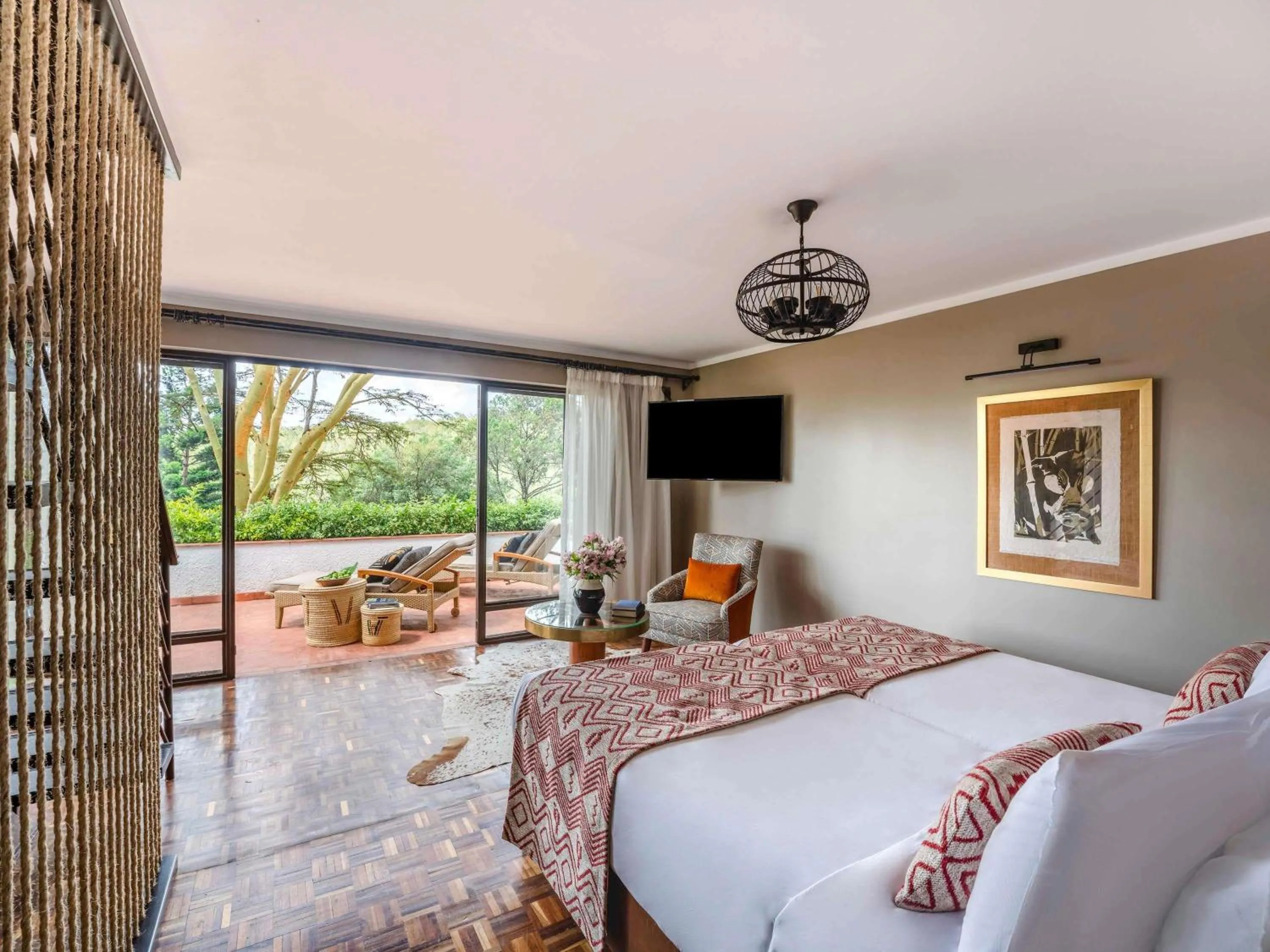 Bedroom, Bed in Fairmont Mount Kenya Safari Club