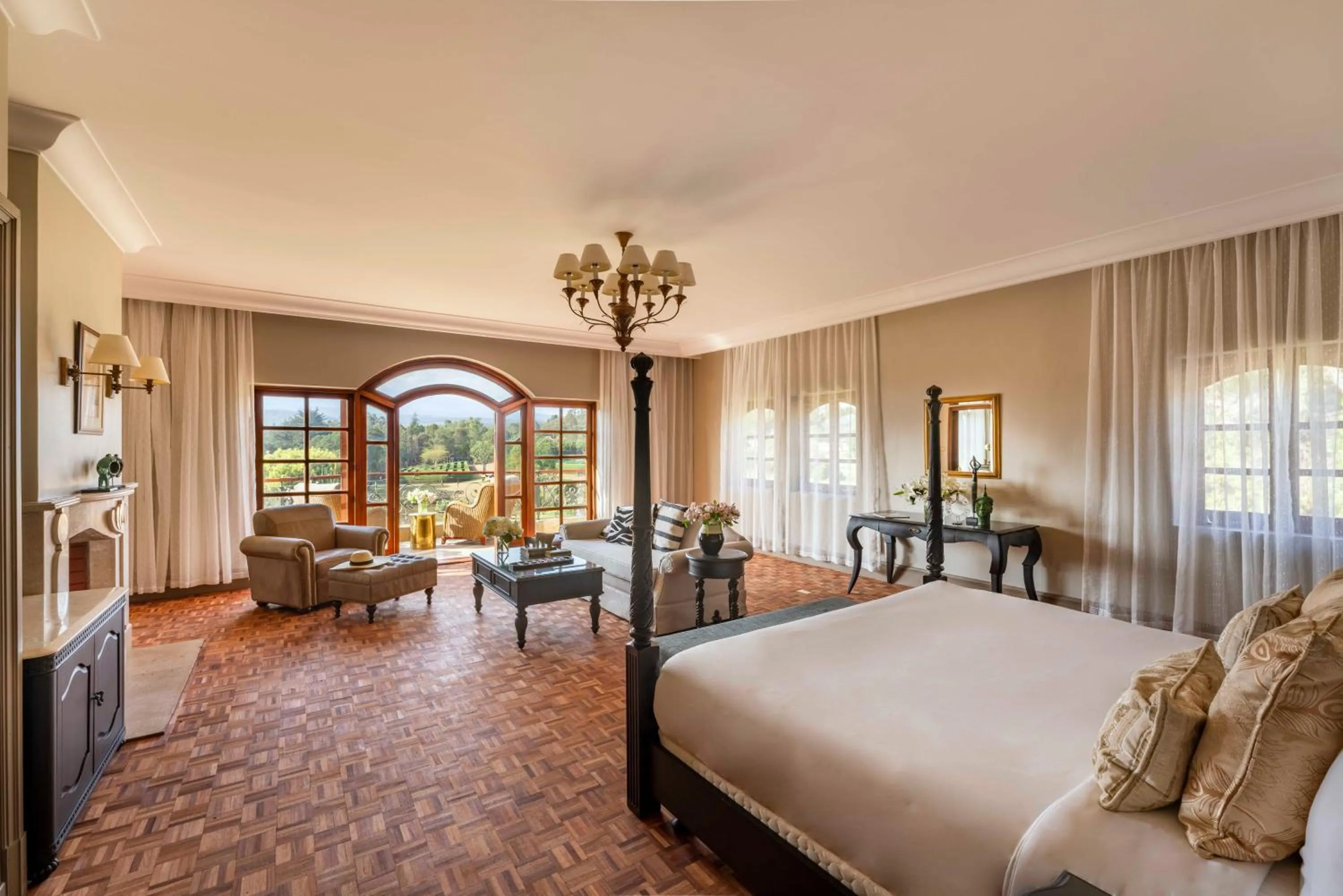 Bedroom, Bed in Fairmont Mount Kenya Safari Club