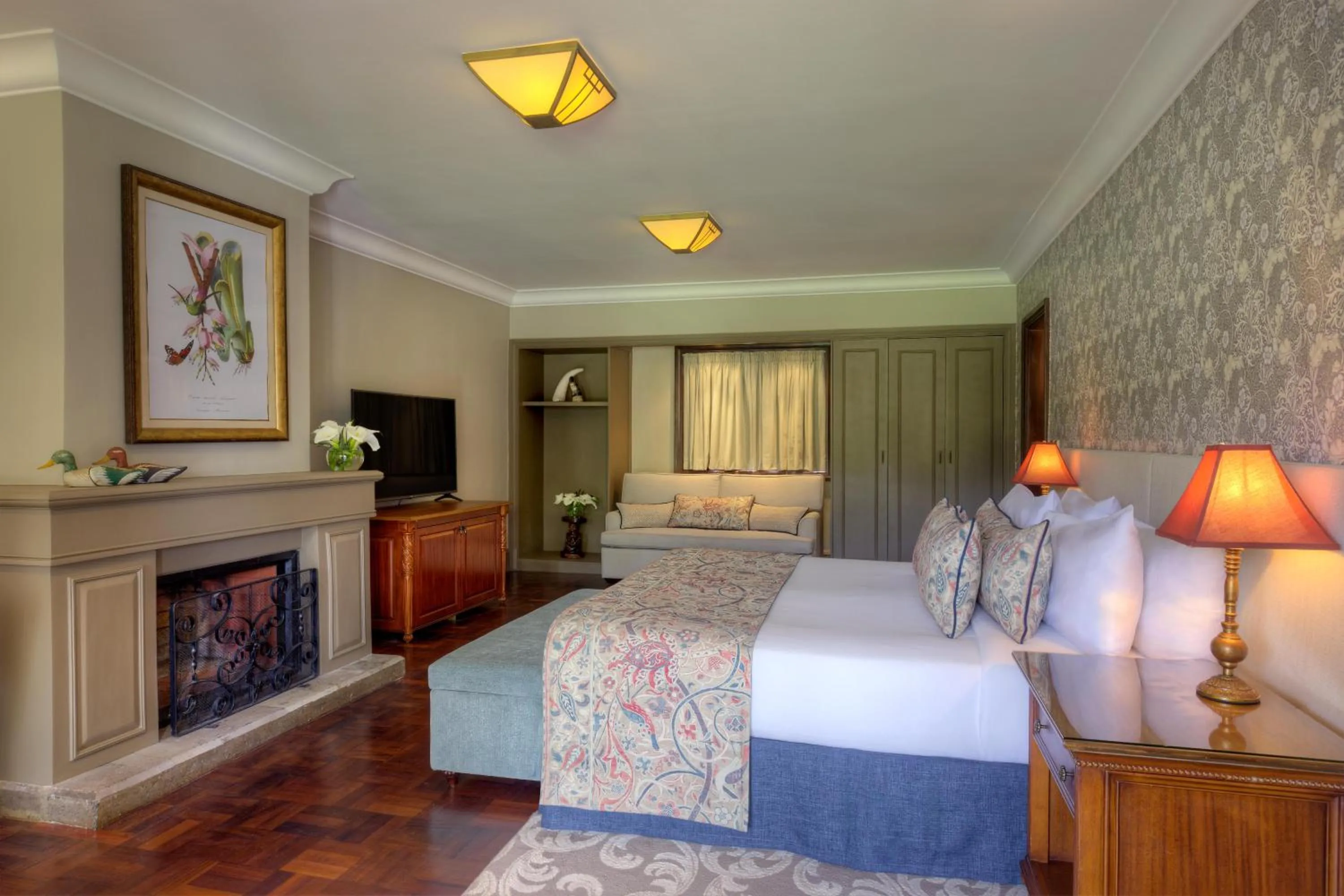 Bed in Fairmont Mount Kenya Safari Club