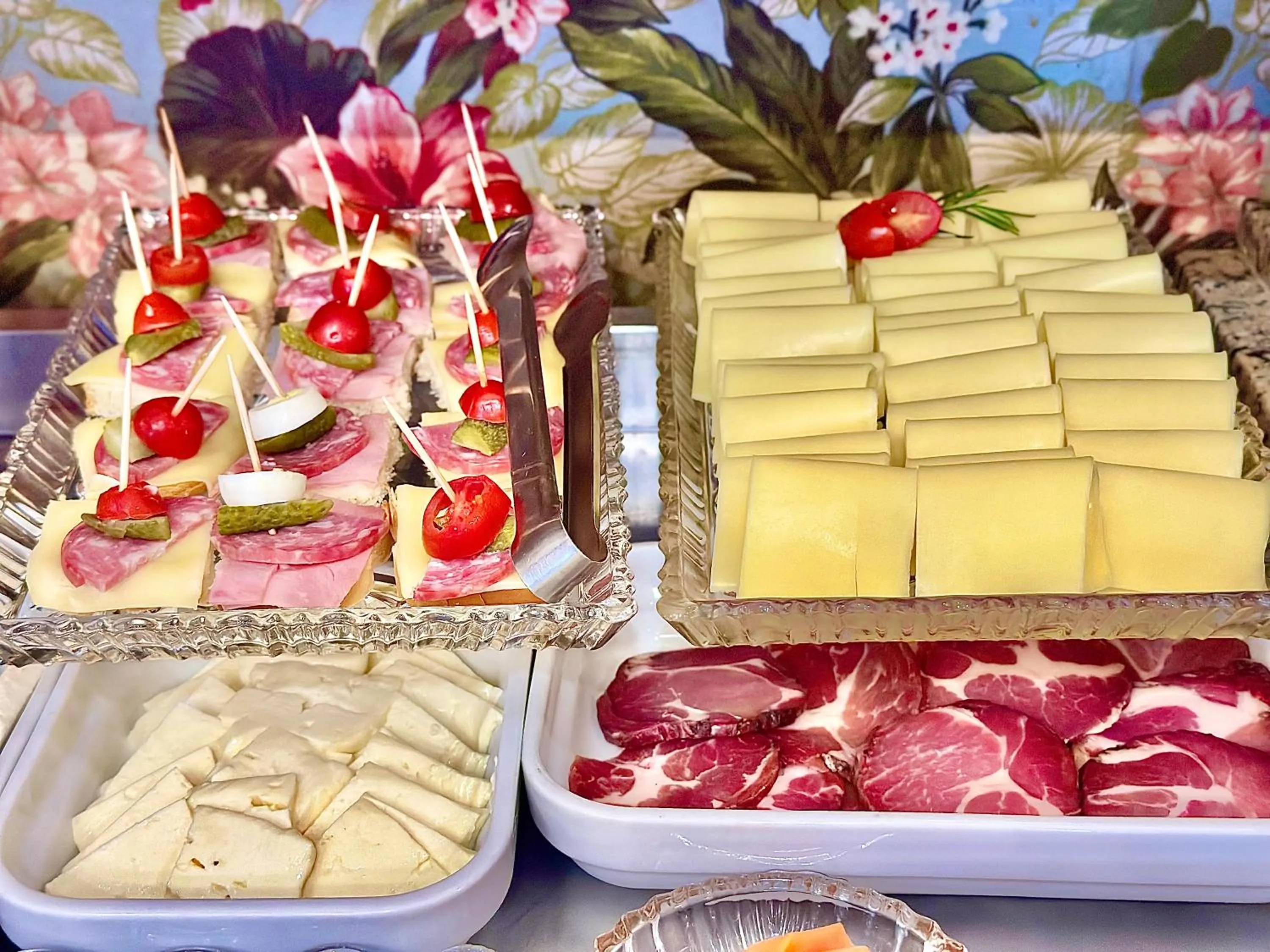 Buffet breakfast in Hotel Glamour da Serra