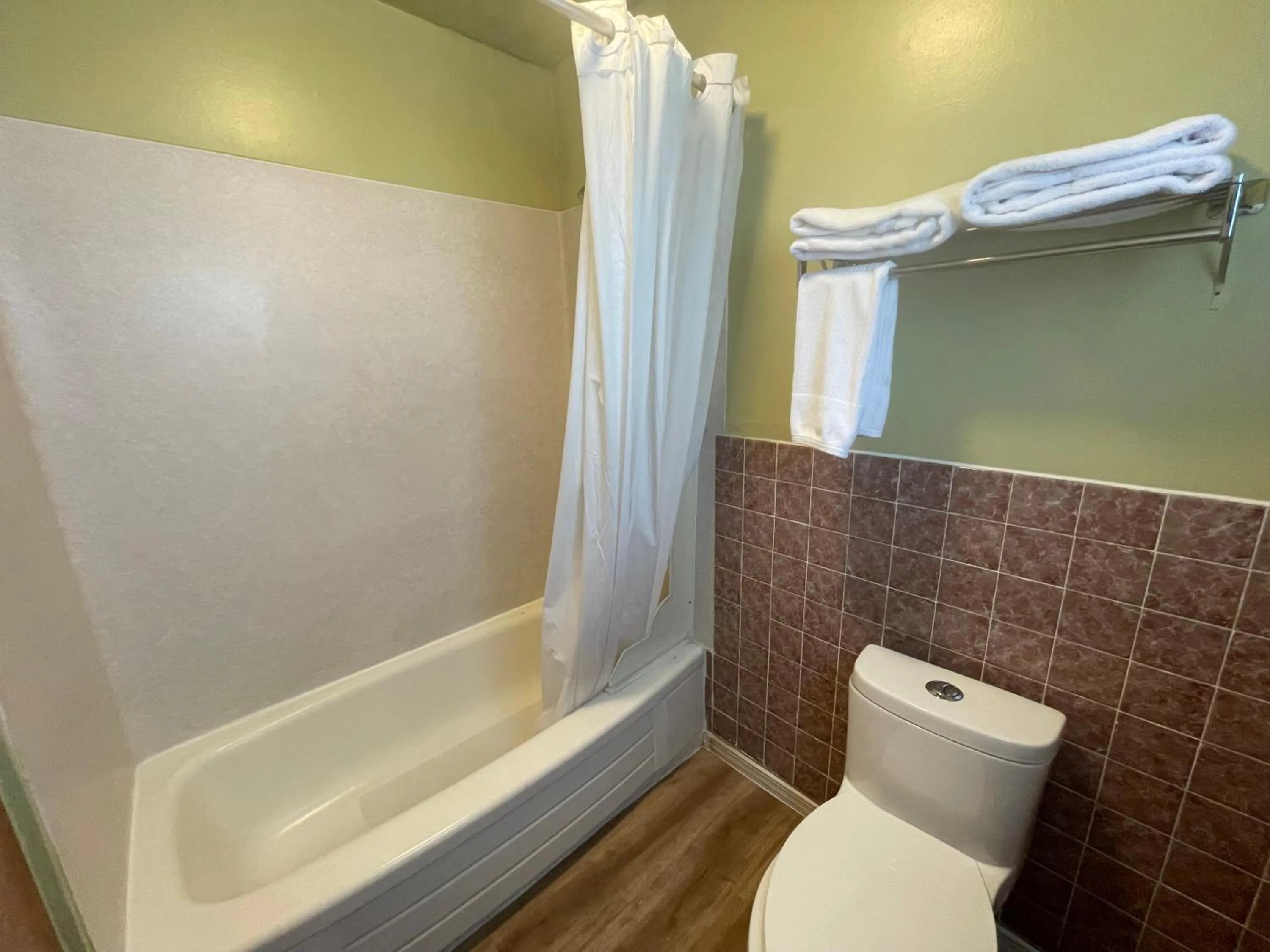 Bathroom in Motel Oasis