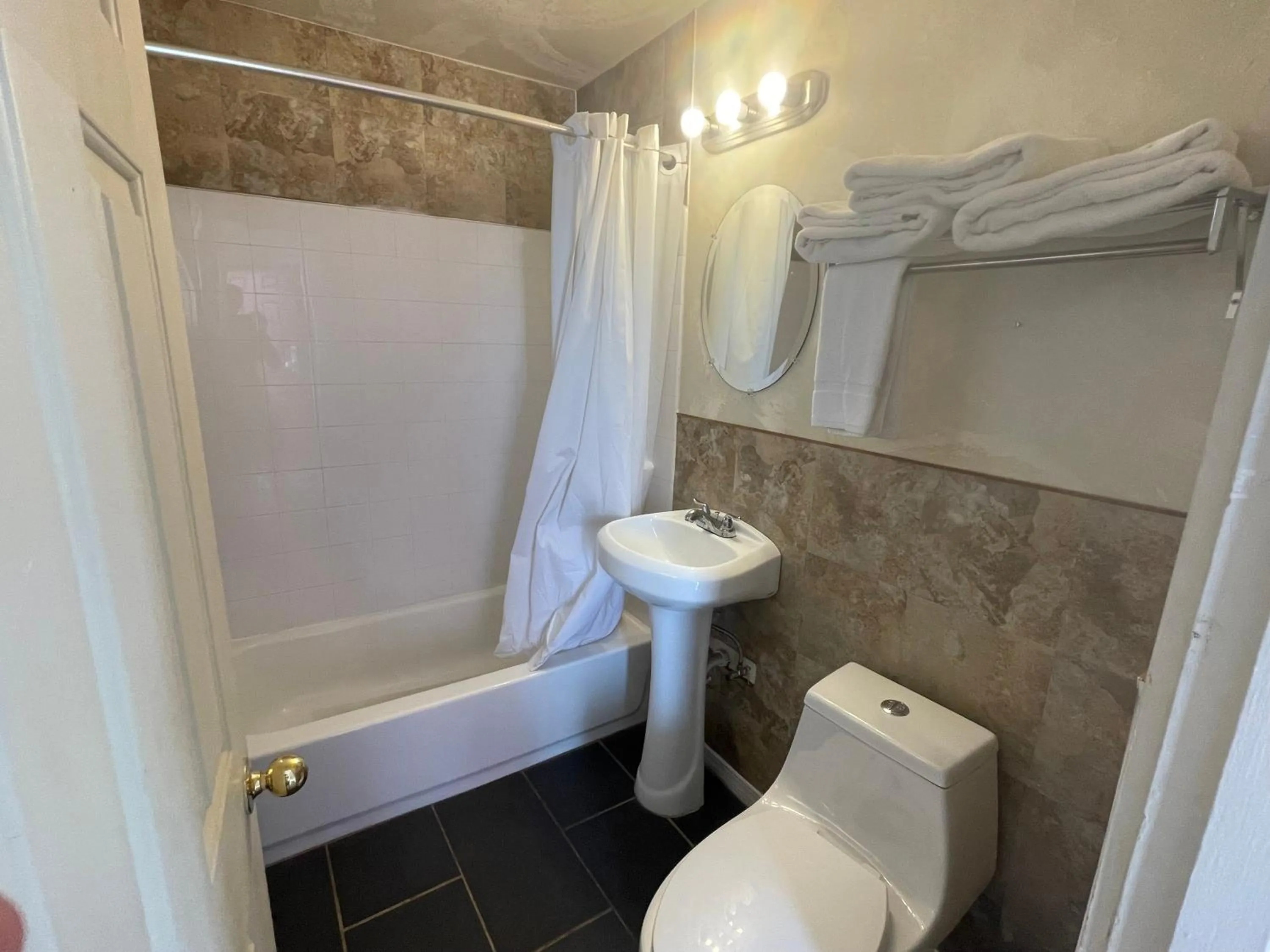 Bathroom in Motel Oasis