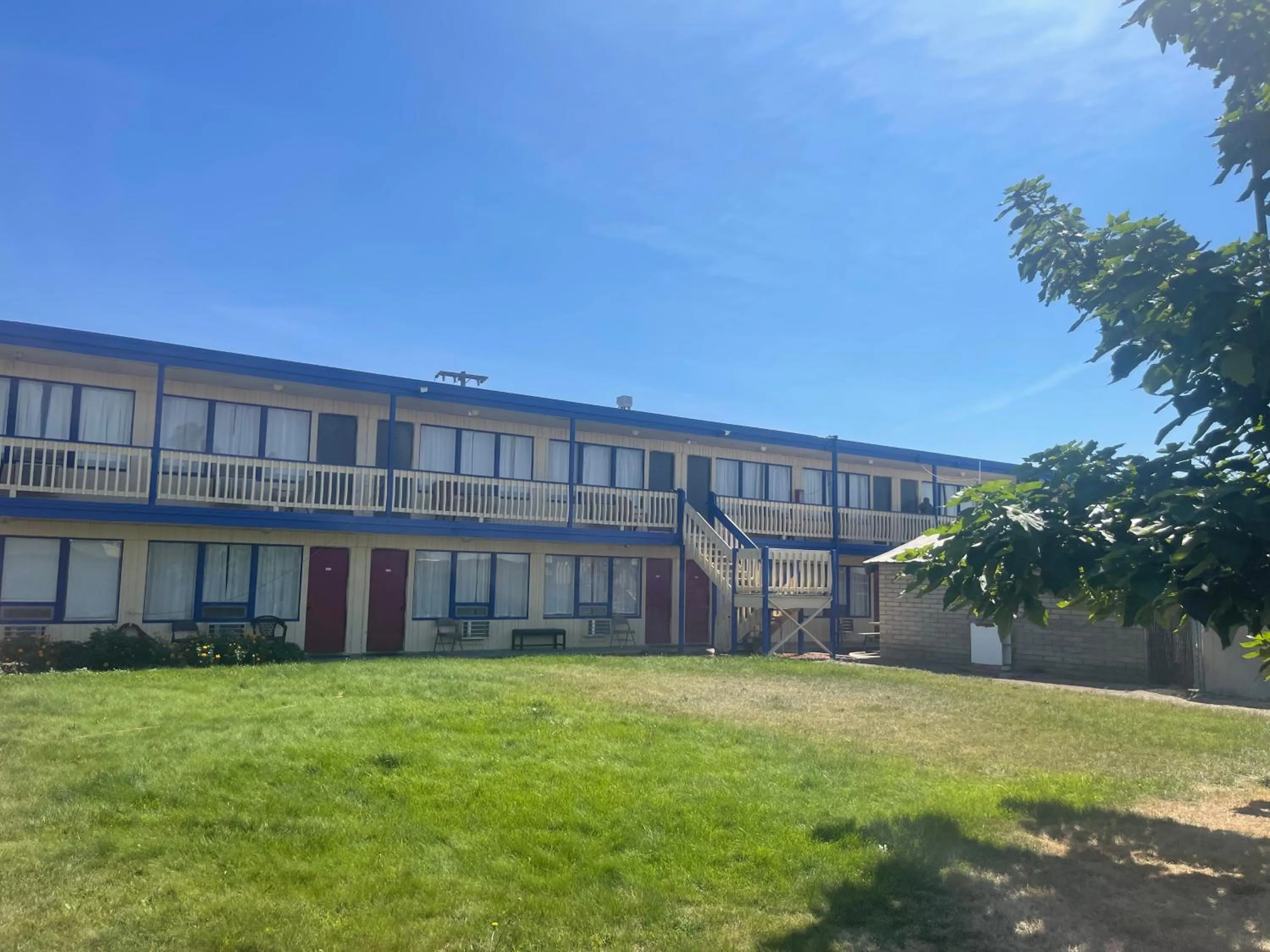 Property building in Motel Oasis