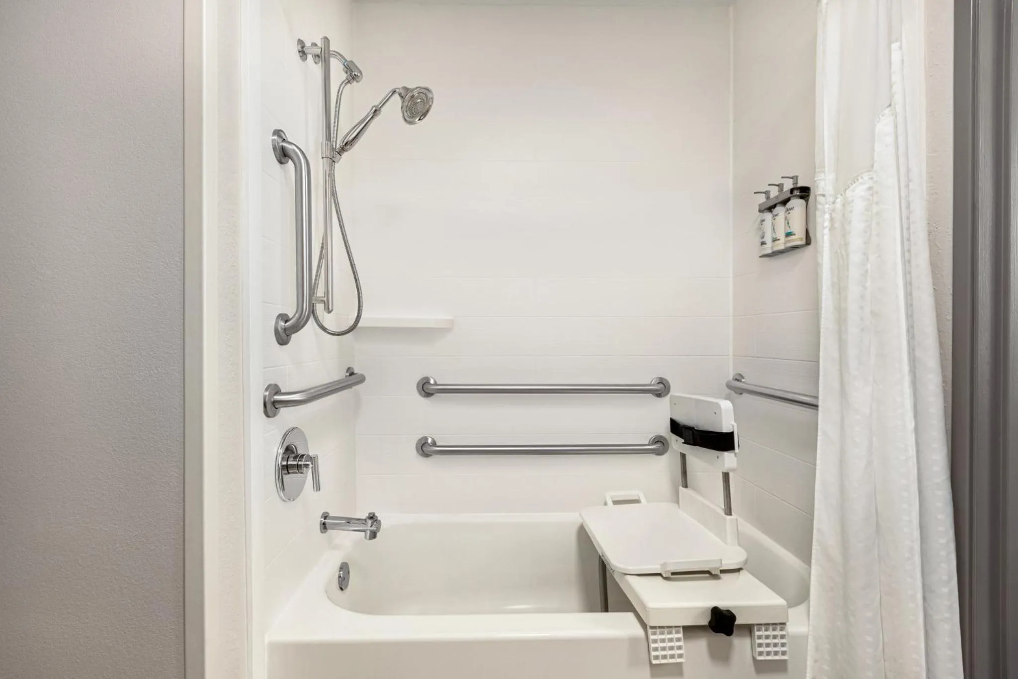 Bathroom in Holiday Inn Express - Bowling Green by IHG