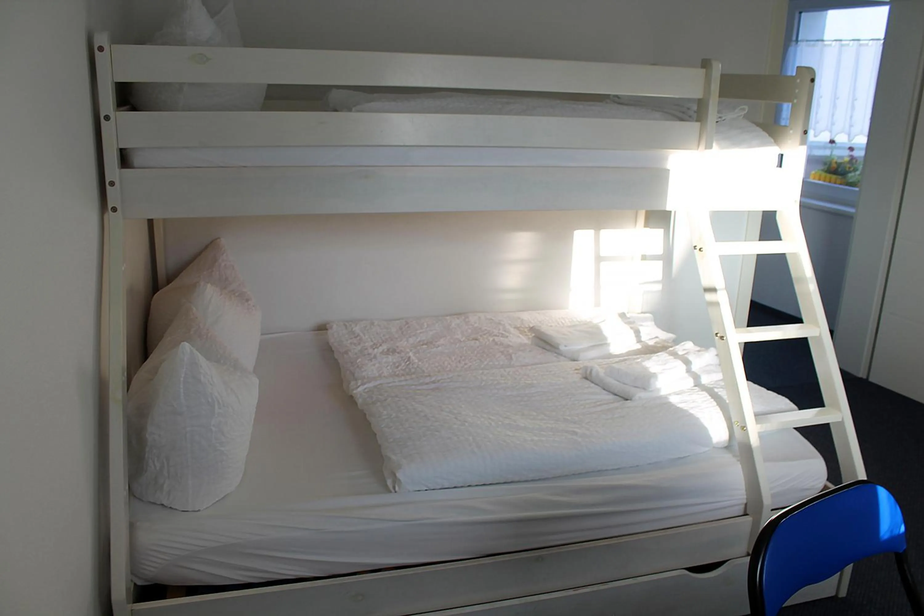 bunk bed, Bed in Hotel Sonne