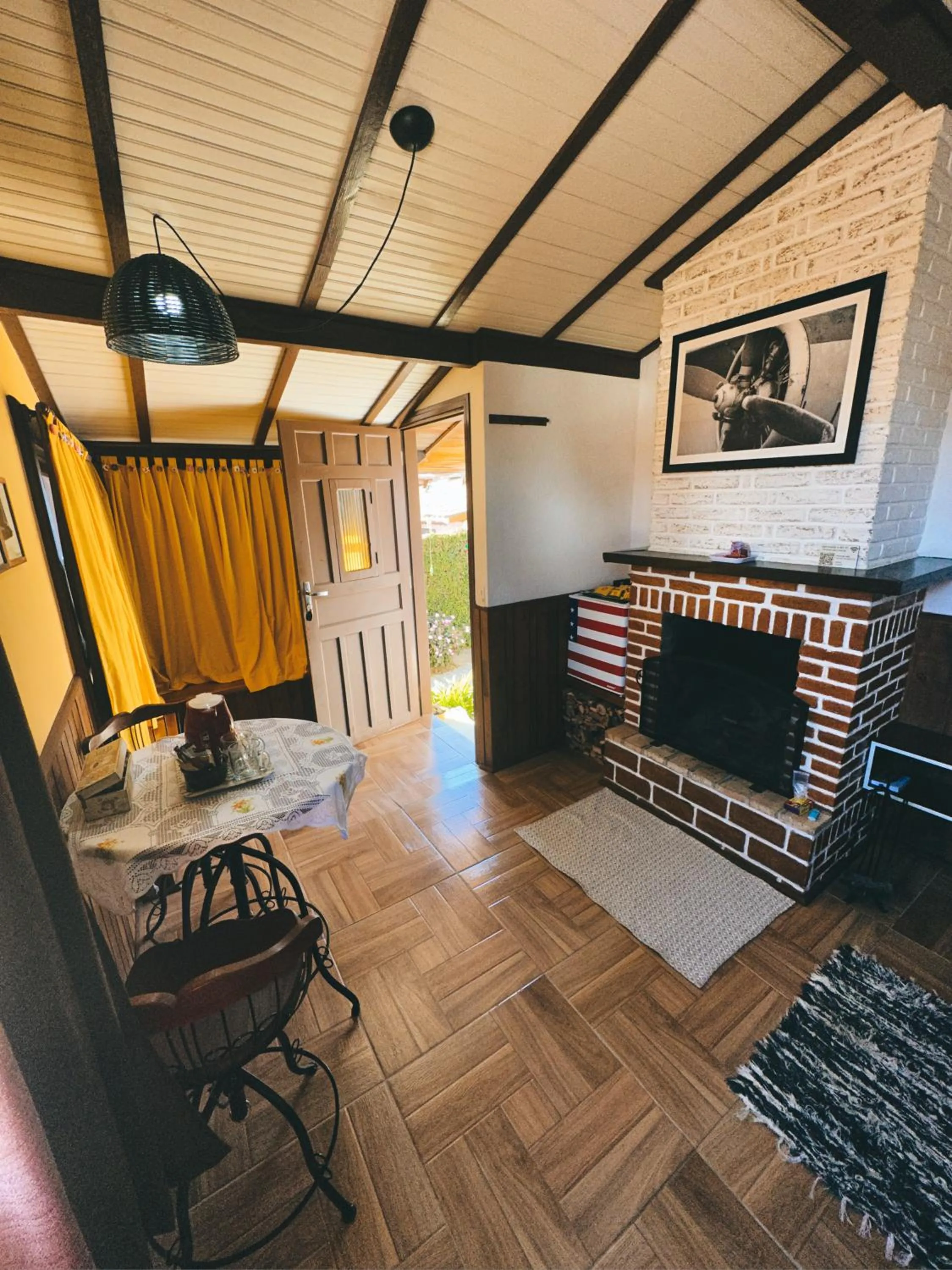 Photo of the whole room in Chalé Dumont Pousadinha