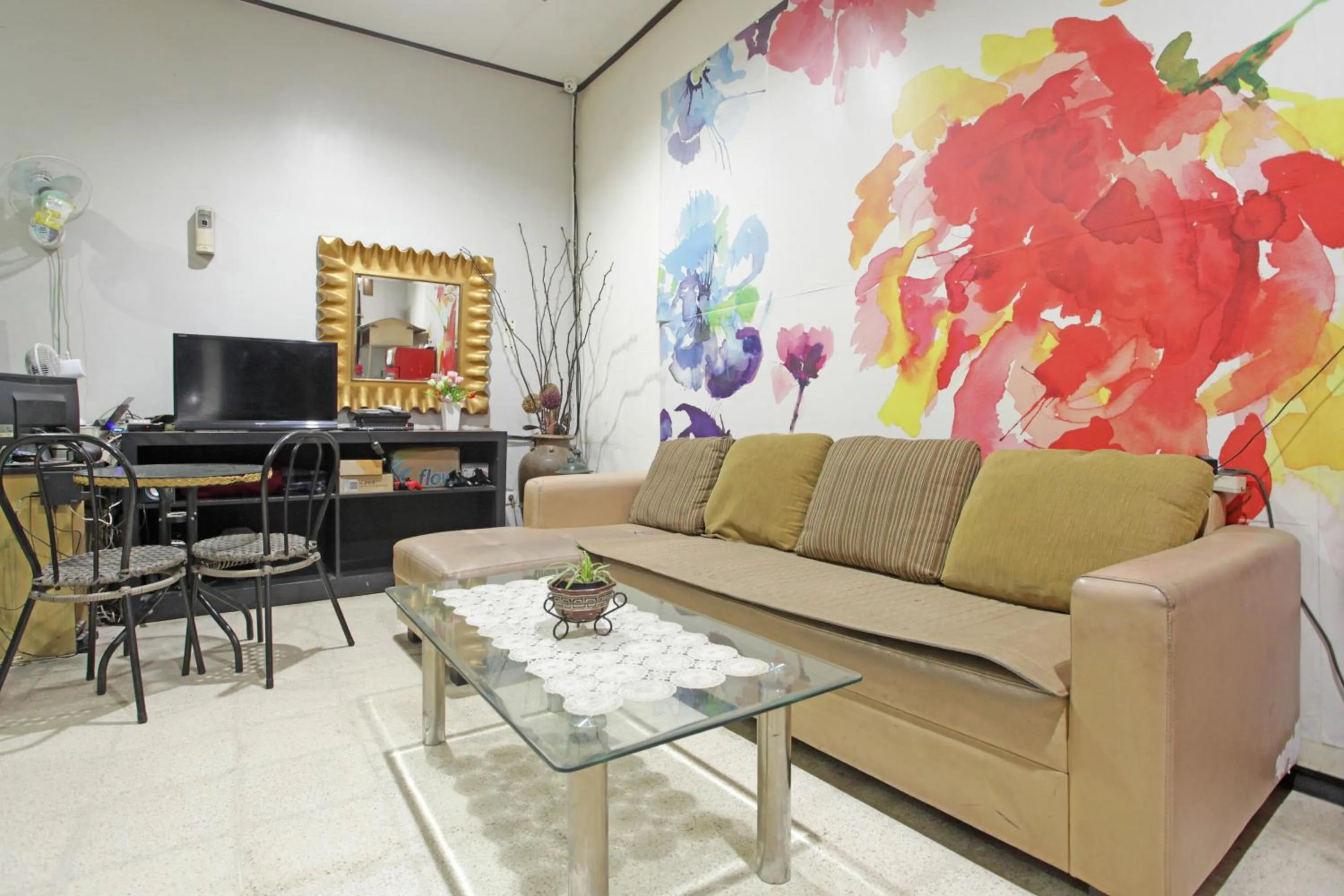 Lobby or reception in RedDoorz @ Soekarno Hatta 2