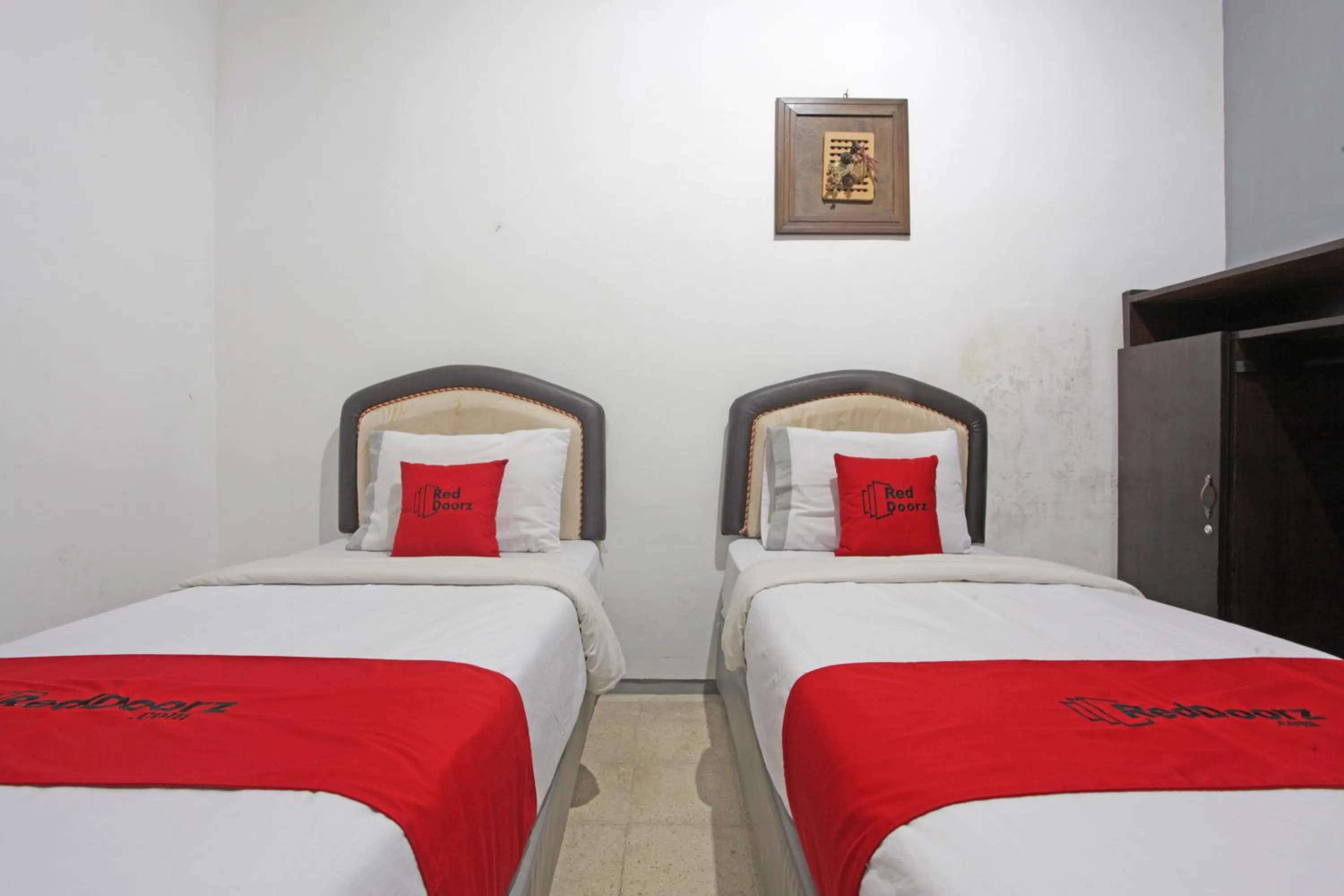 Bedroom, Bed in RedDoorz @ Soekarno Hatta 2