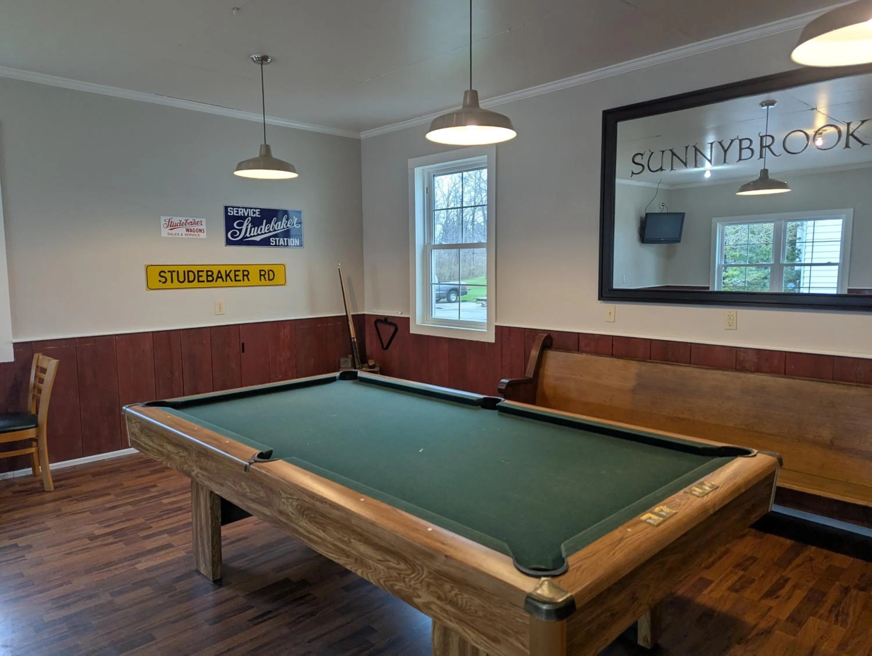Billiard in Farrell House Lodge at Sunnybrook Trout Club