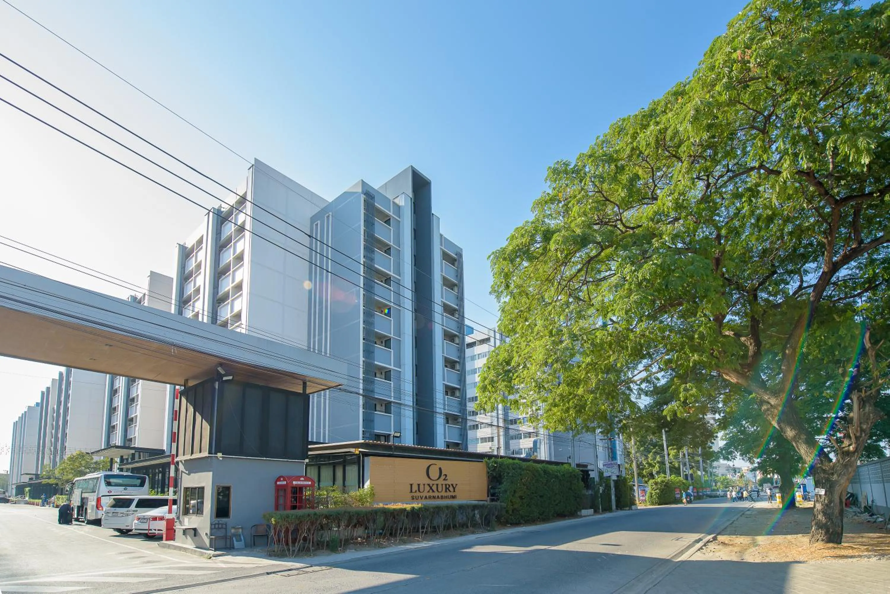 Property building in O2 Grand Suvarnabhumi Airport - Free Scheduled Shuttle from Hotel to Suvarnabhumi Airport