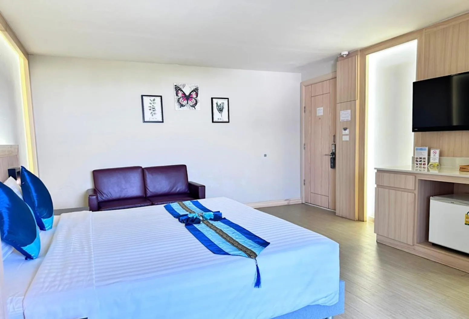 Photo of the whole room, Bed in O2 Luxury Hotel