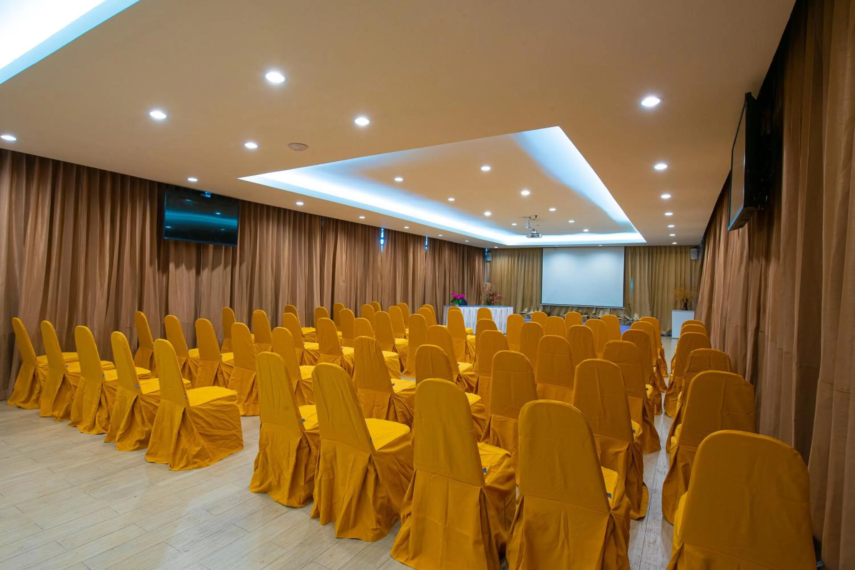 Meeting/conference room in O2 Luxury Hotel