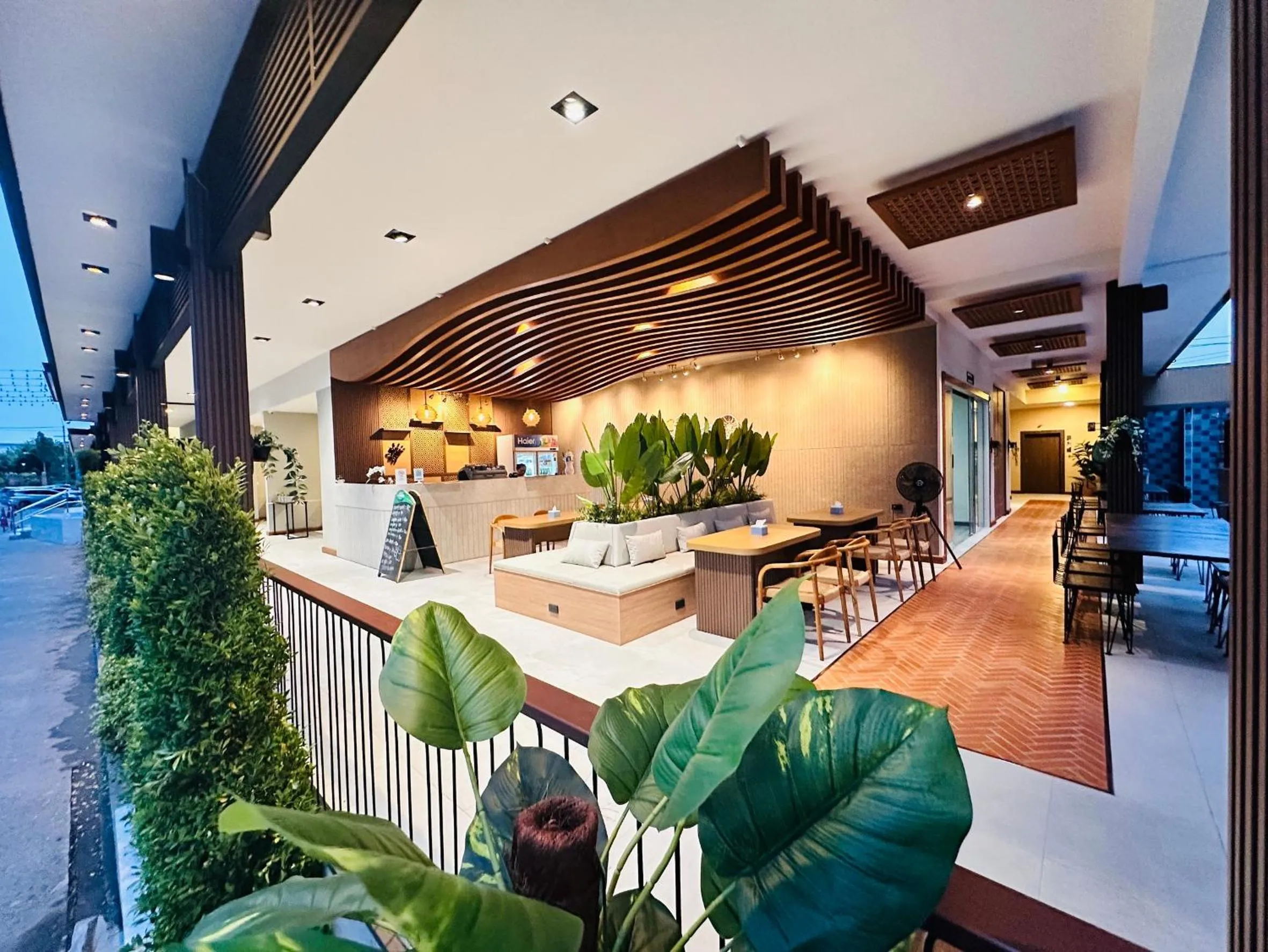 O2 Grand Suvarnabhumi Airport - Free Scheduled Shuttle from Hotel to Suvarnabhumi Airport