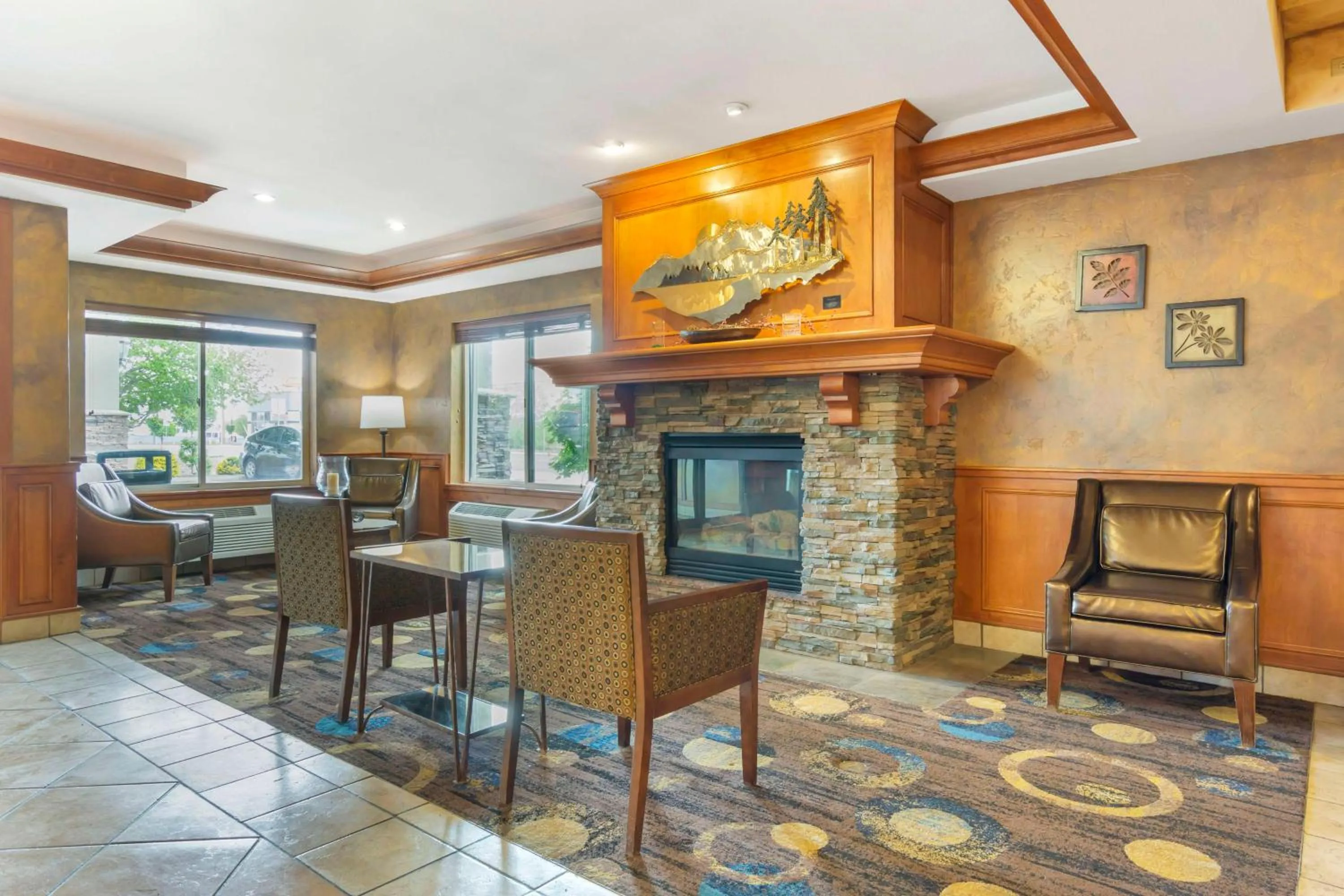 Lobby or reception in Best Western Plus Ellensburg Hotel