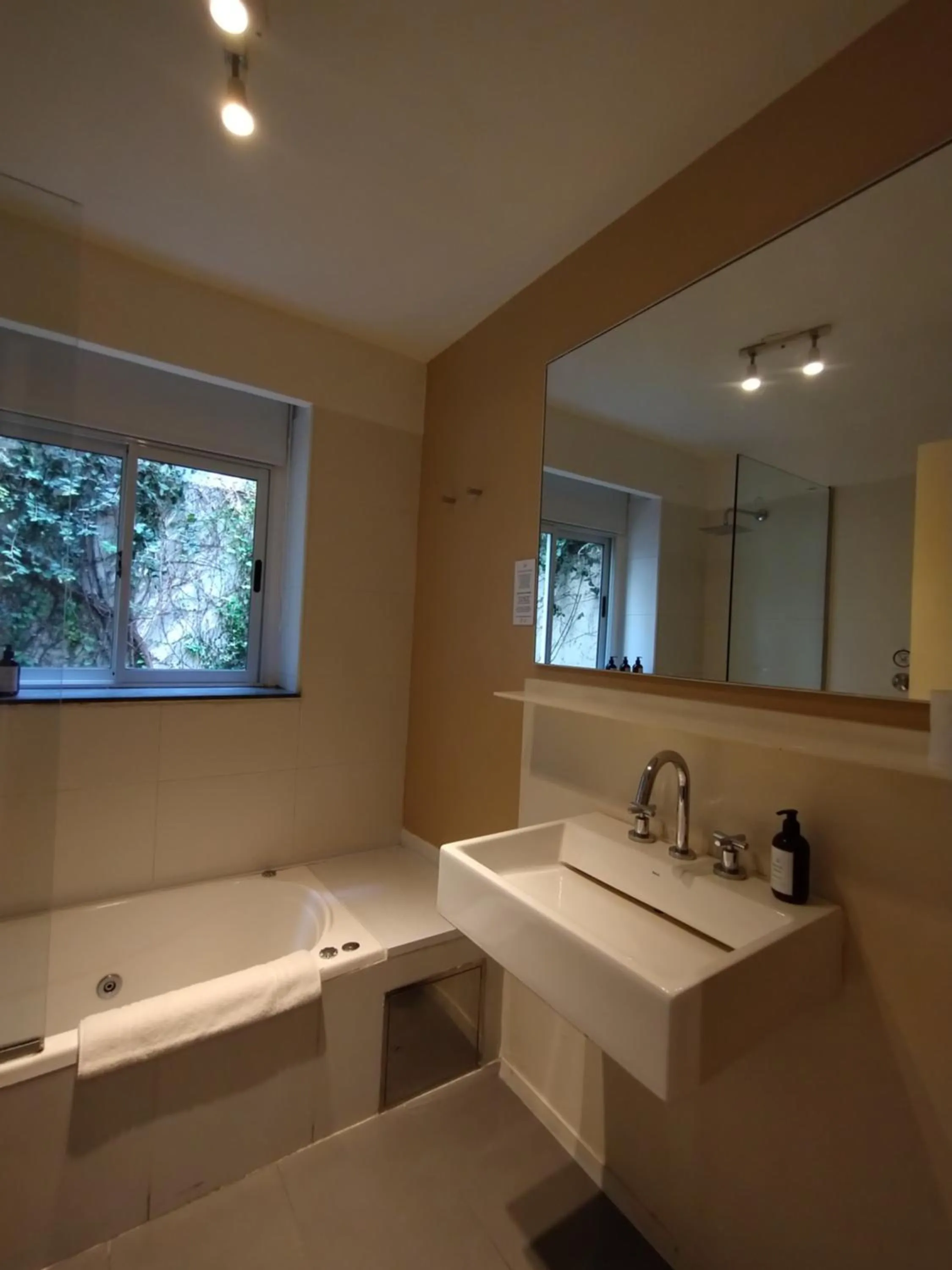 Bathroom in Maitre Hotel Boutique