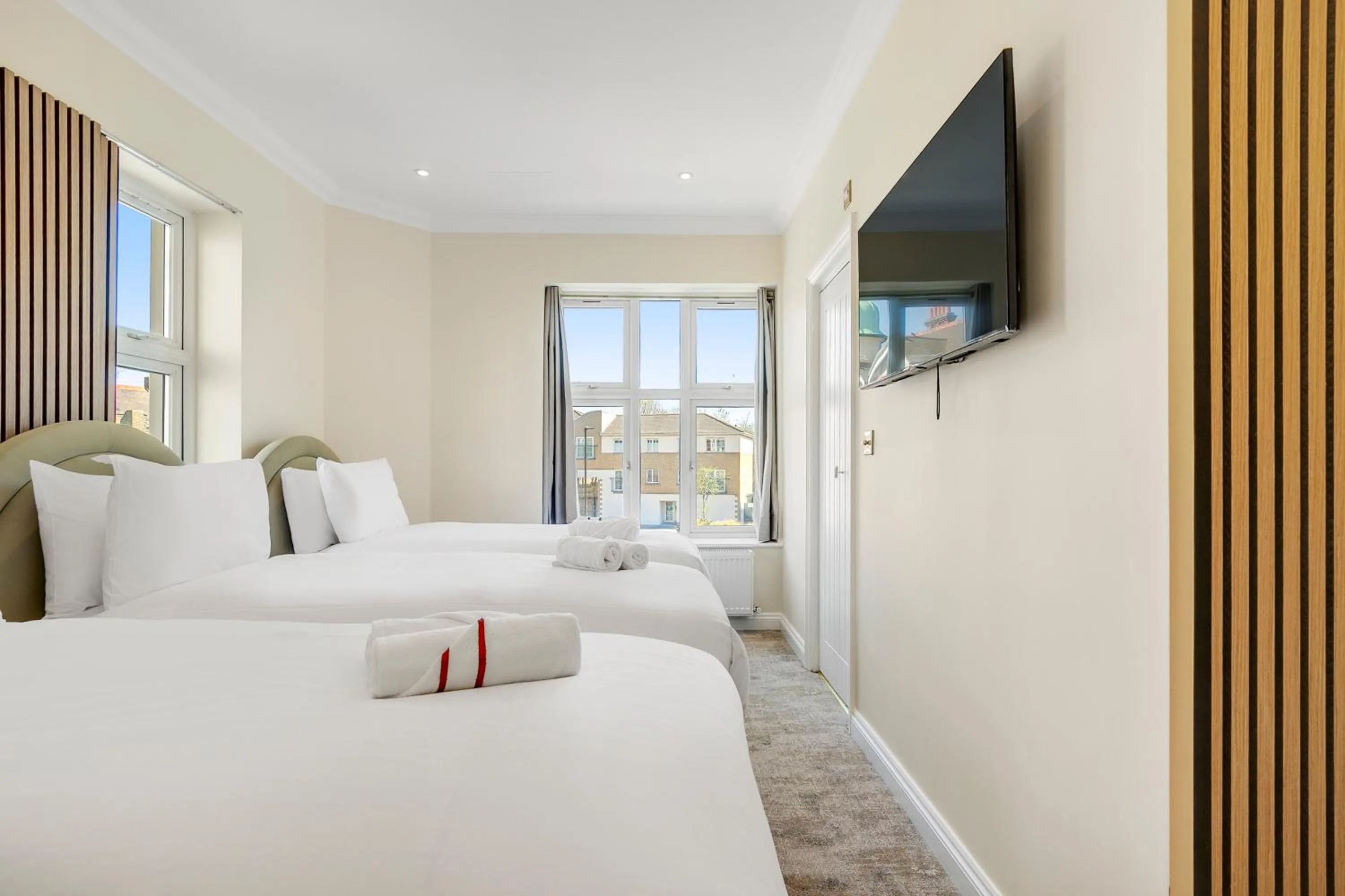 TV and multimedia, Bed in London Star Hotel