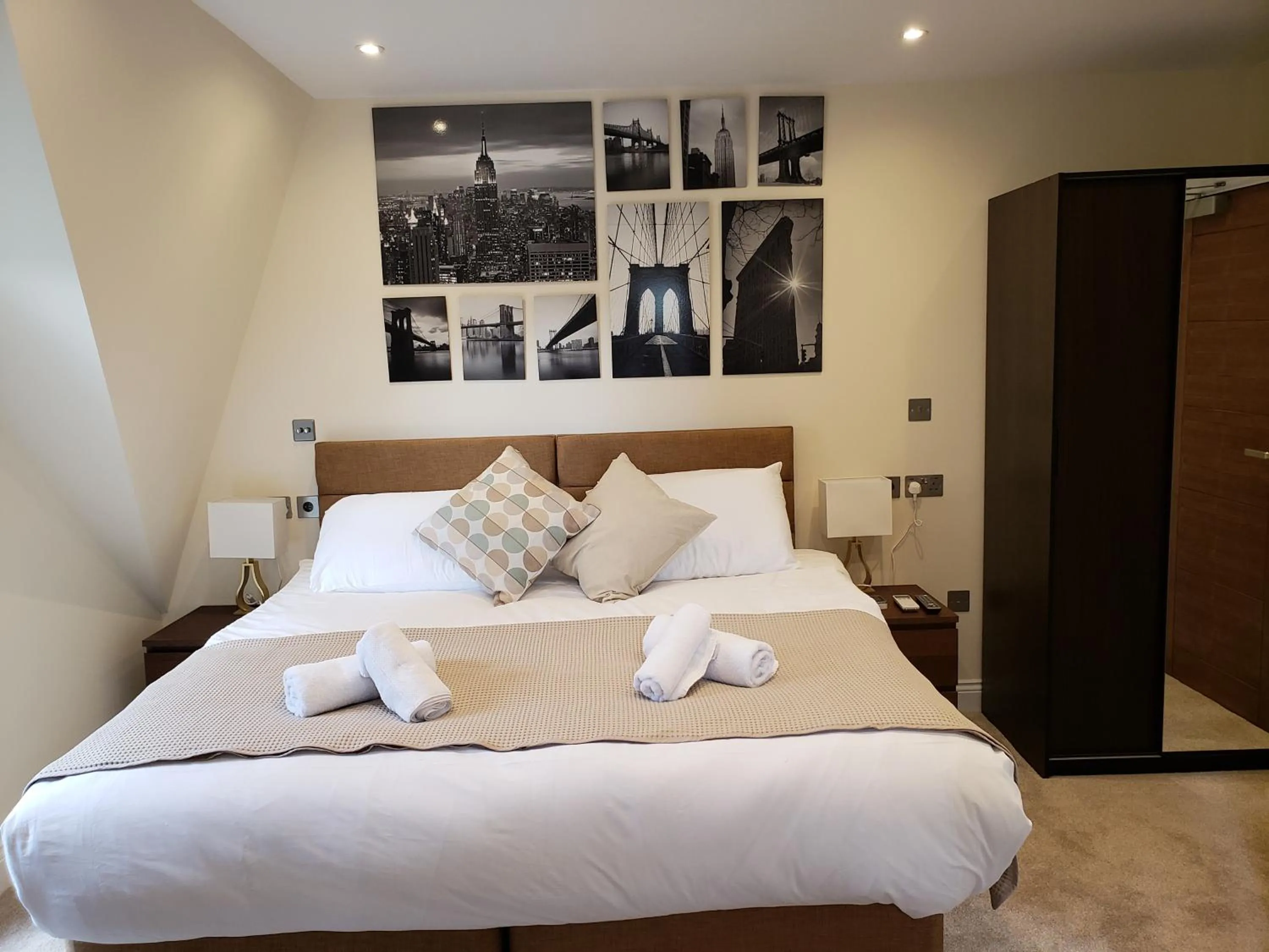 Deluxe Double Room in London Star Hotel