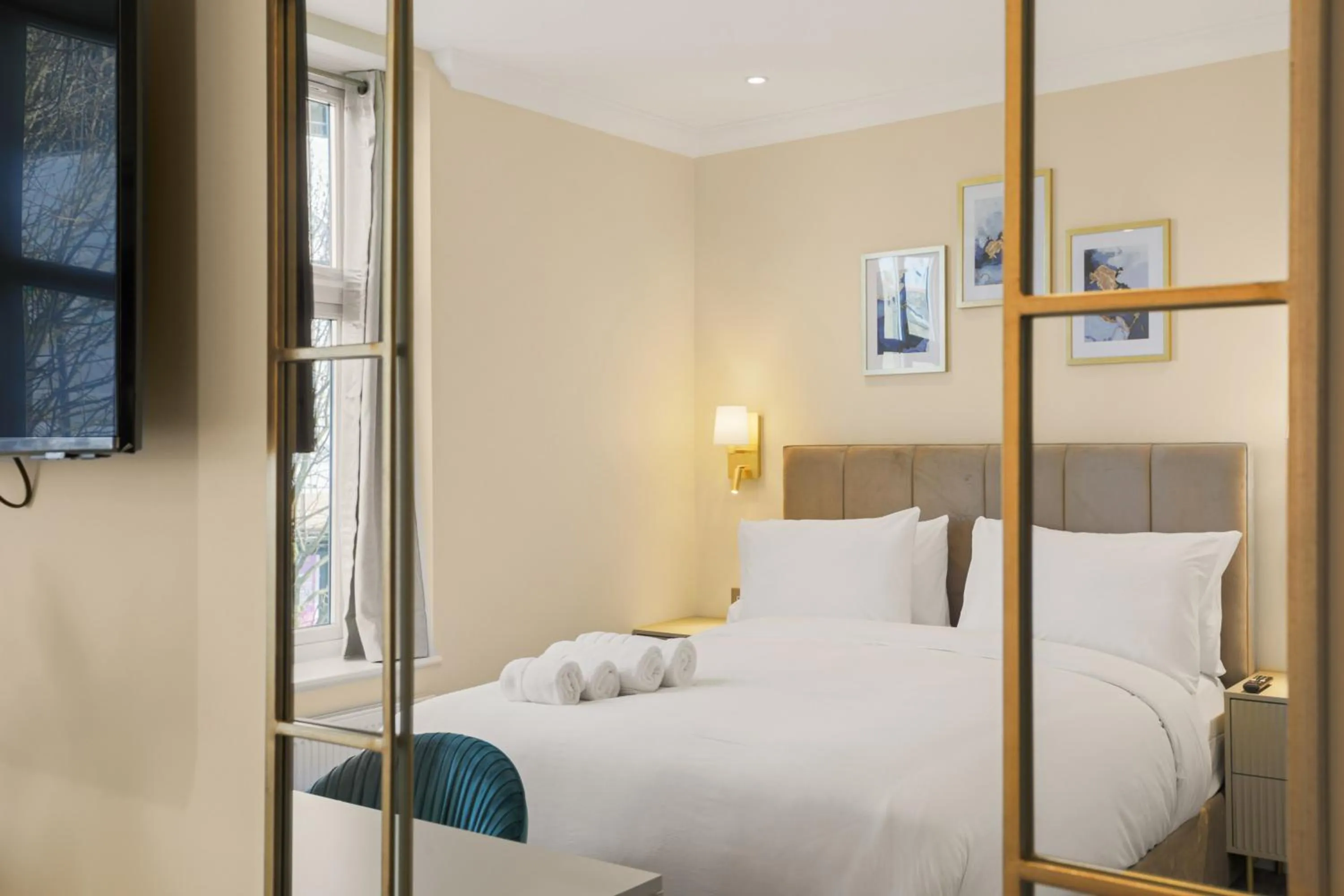 Bedroom, Bed in London Star Hotel