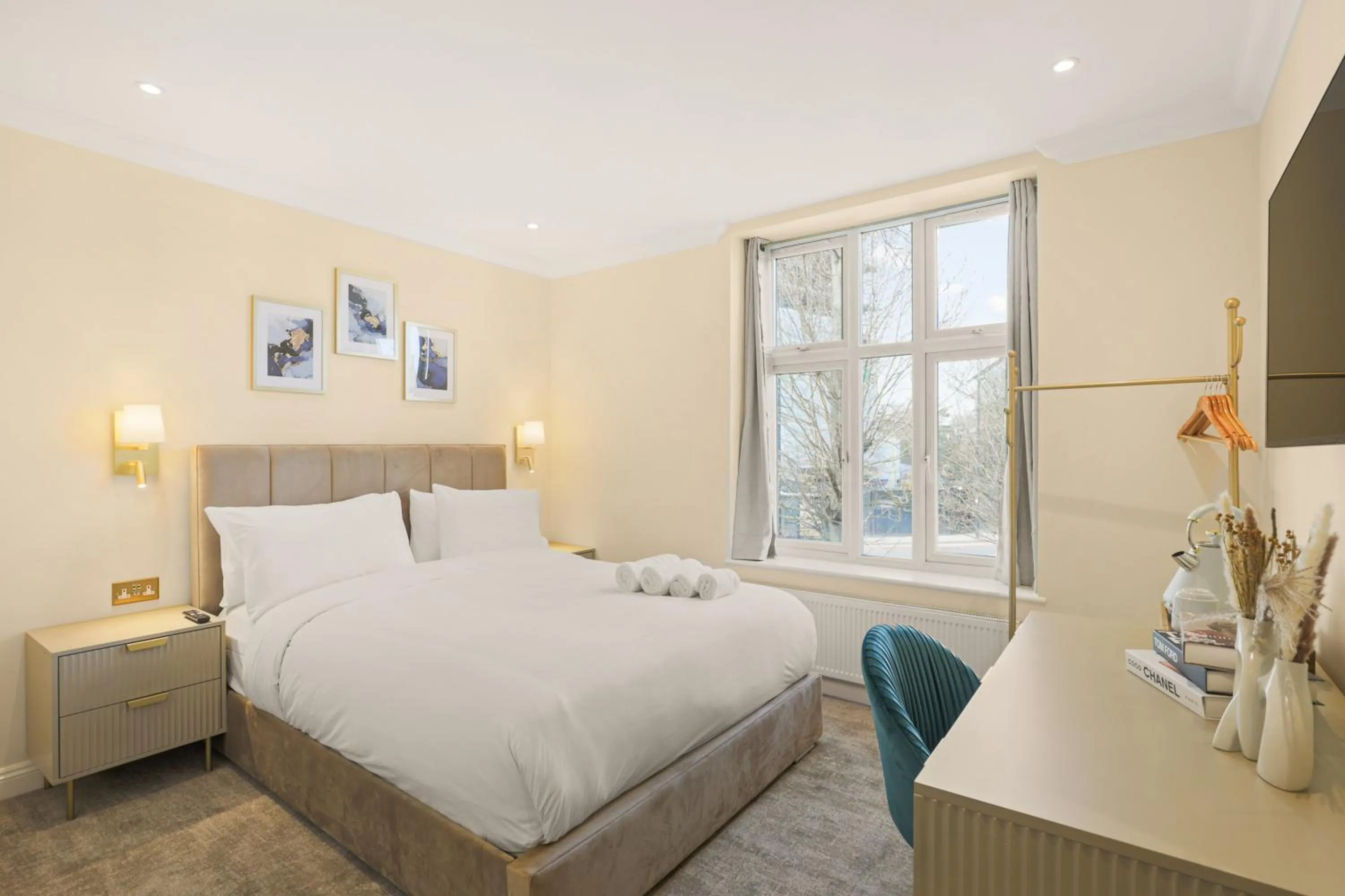 Bedroom, Bed in London Star Hotel