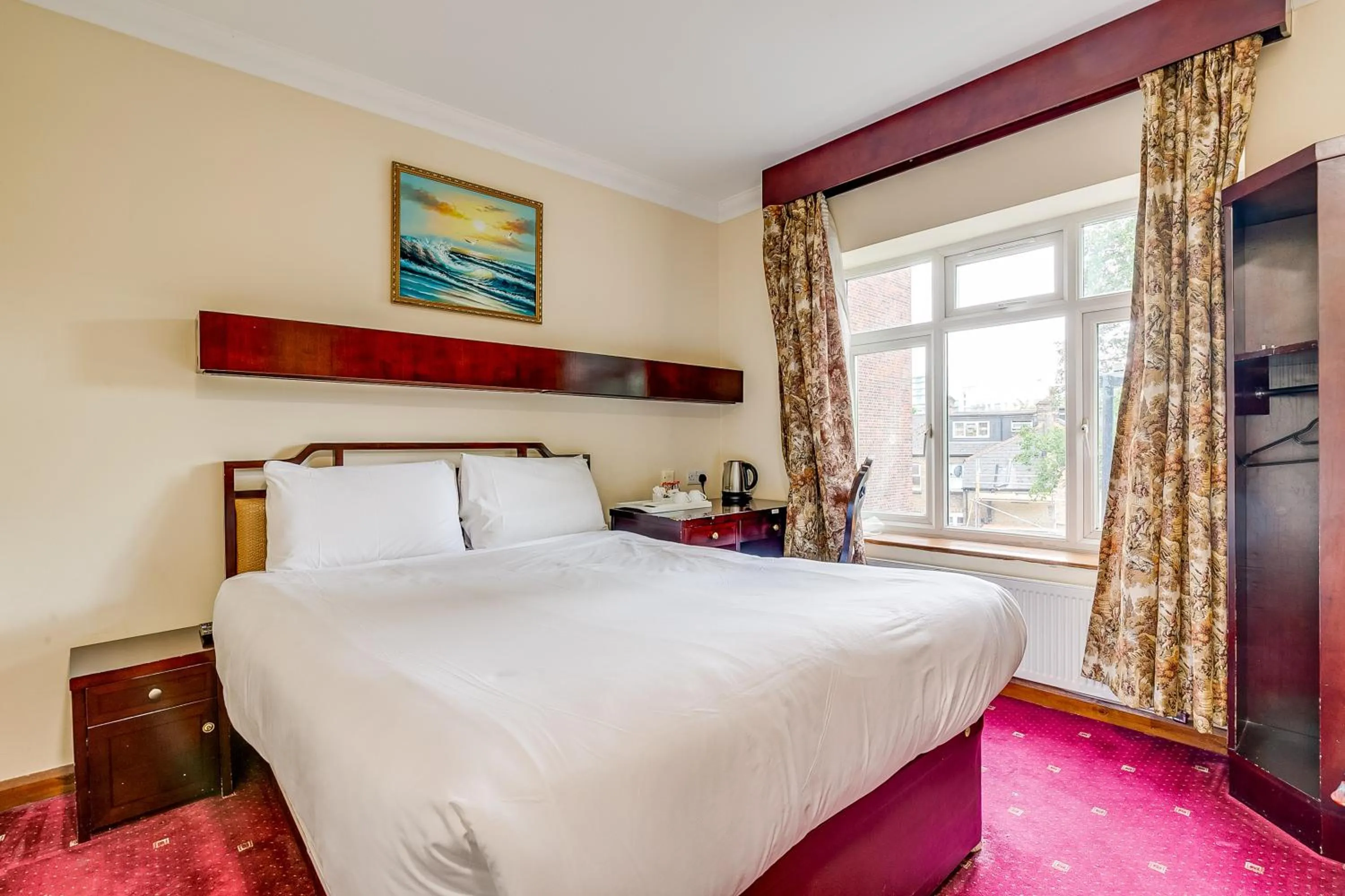 Double Room in London Star Hotel