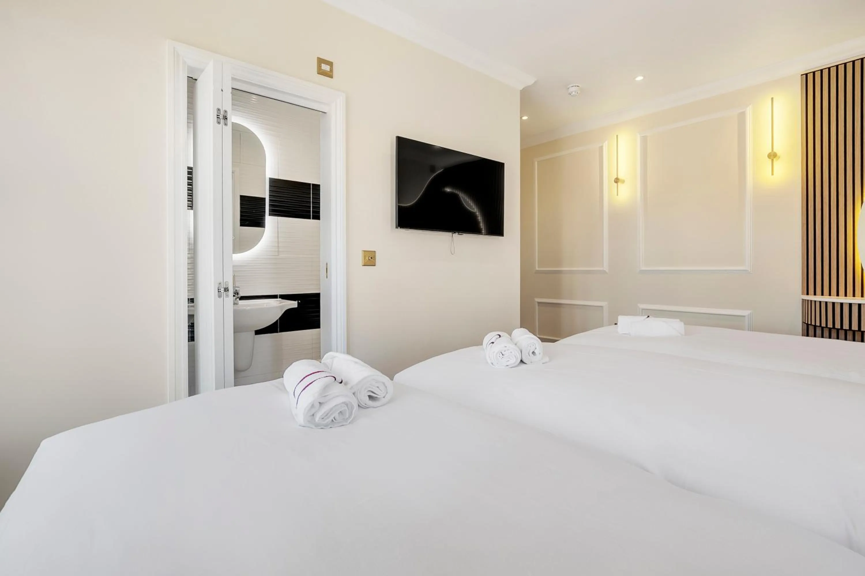 Bed in London Star Hotel