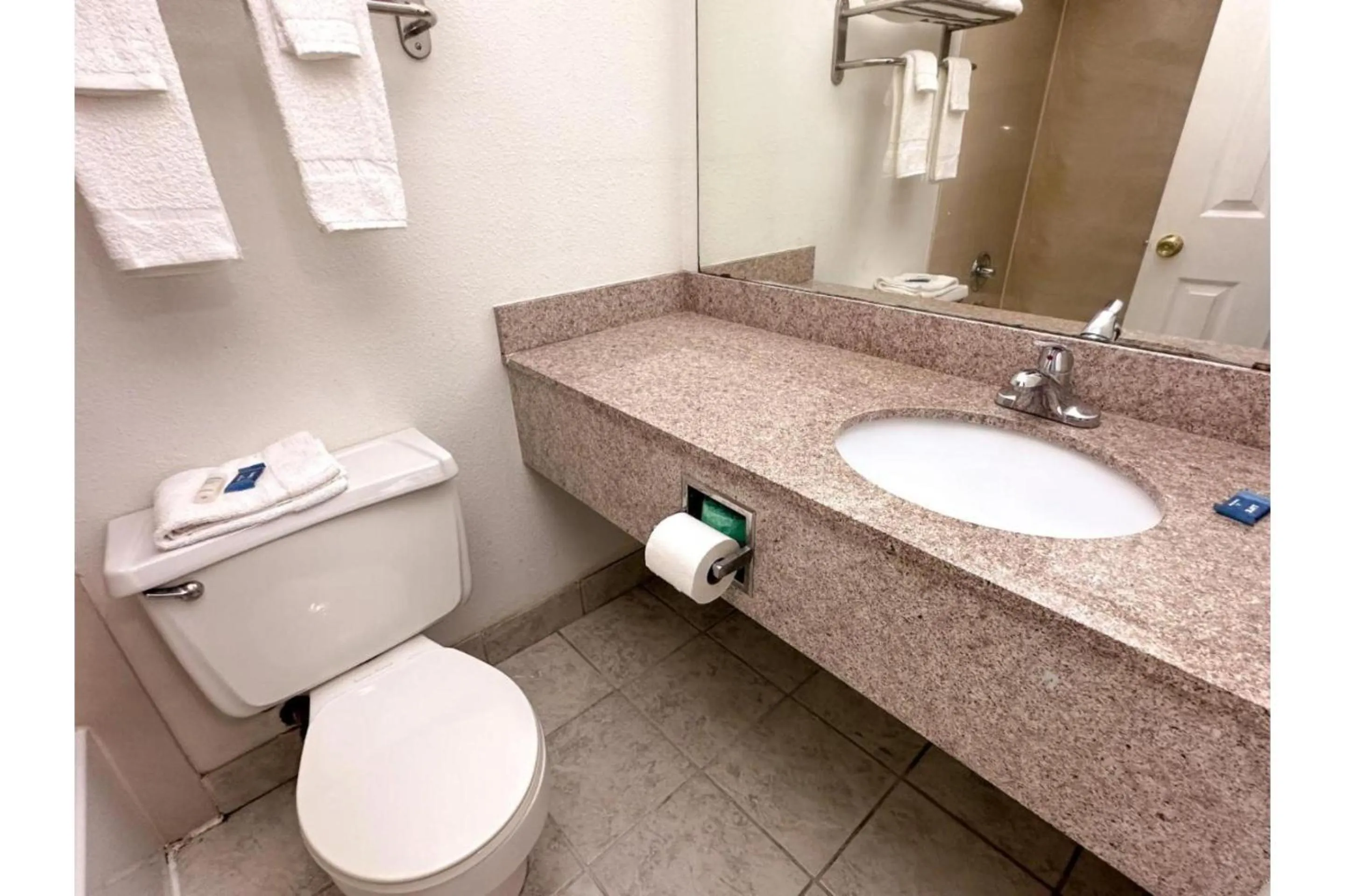 Bathroom in Jacksonville Inn