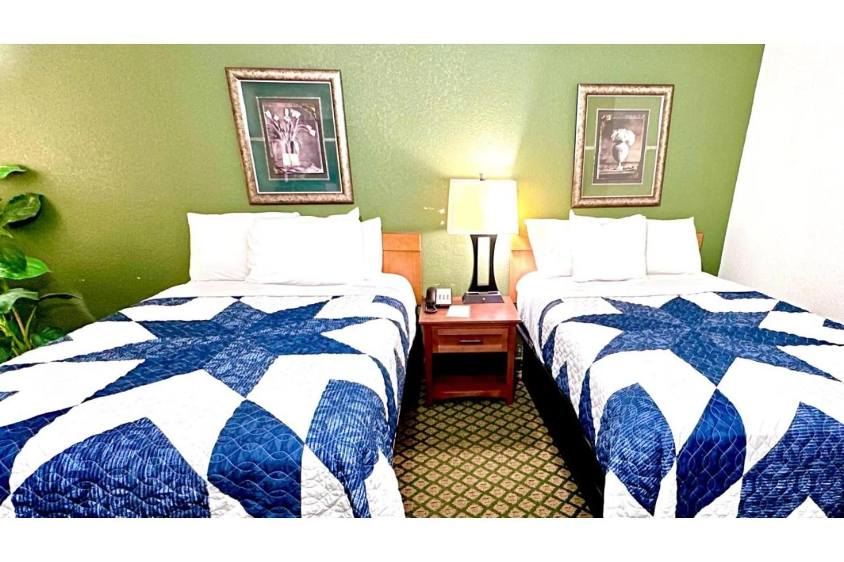 Bedroom in Jacksonville Inn