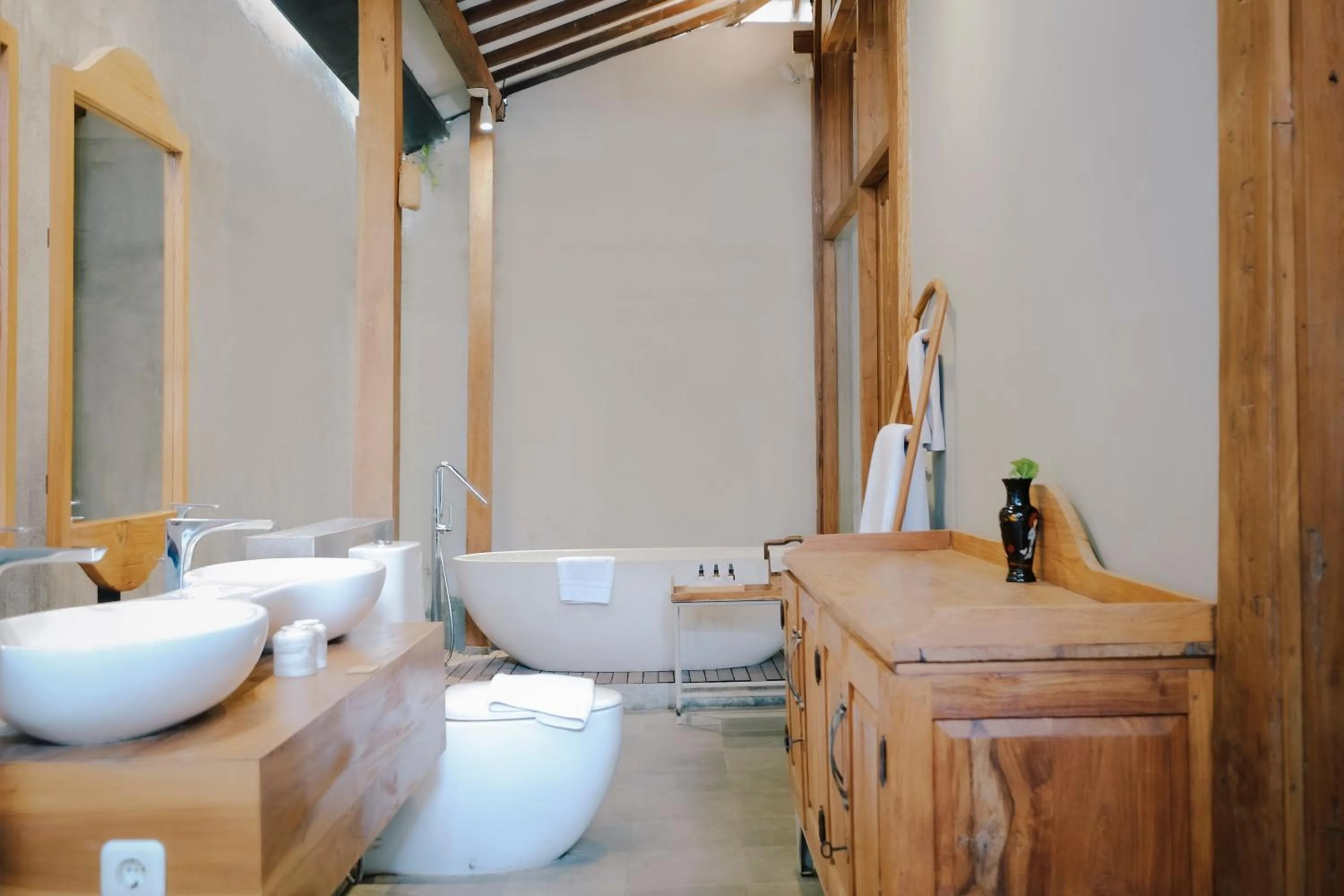 Bathroom in Ayom Java Village Solo