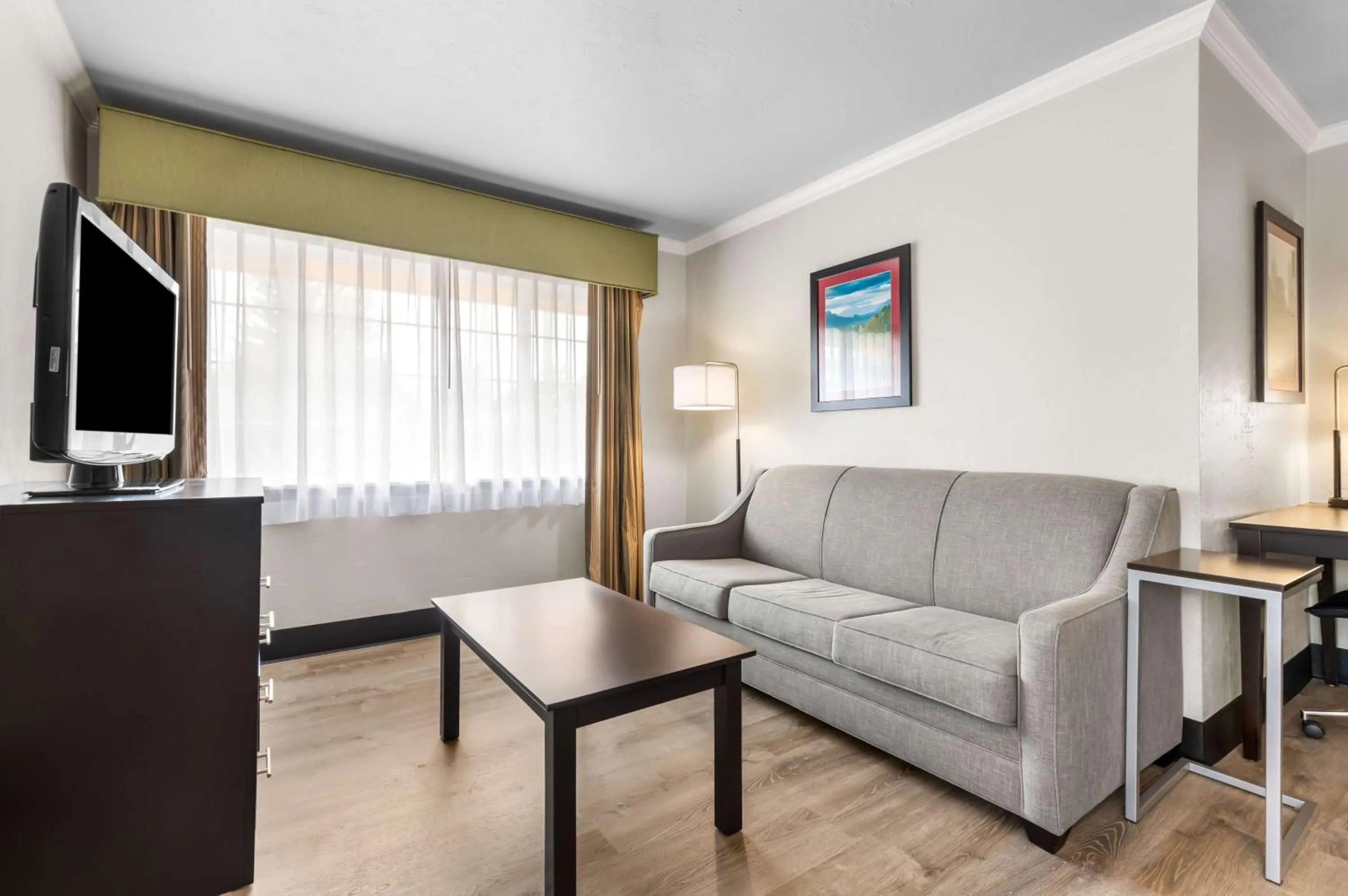 Bedroom in Best Western Plus Parkway Inn