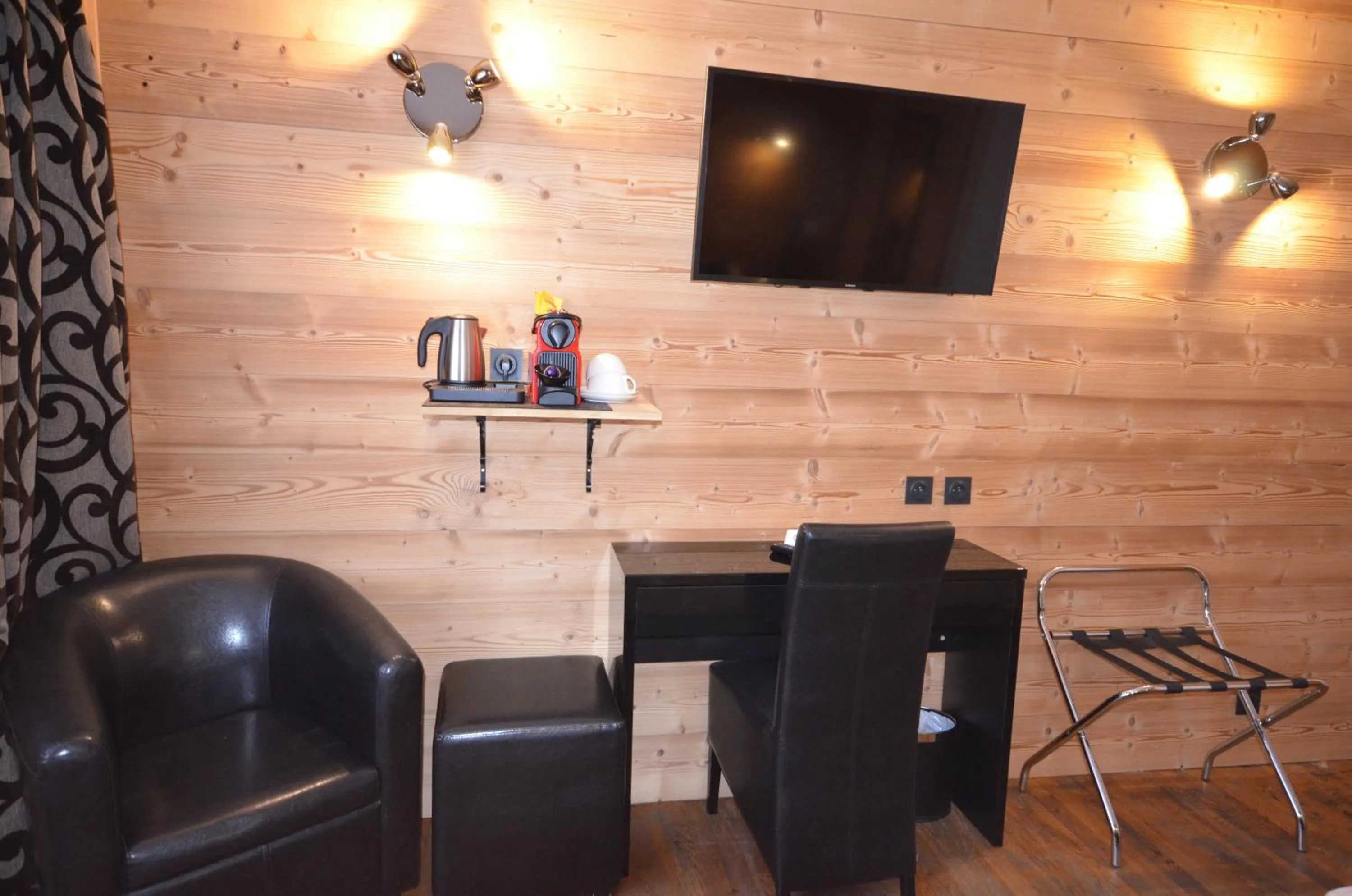 Photo of the whole room in Hôtel Edelweiss