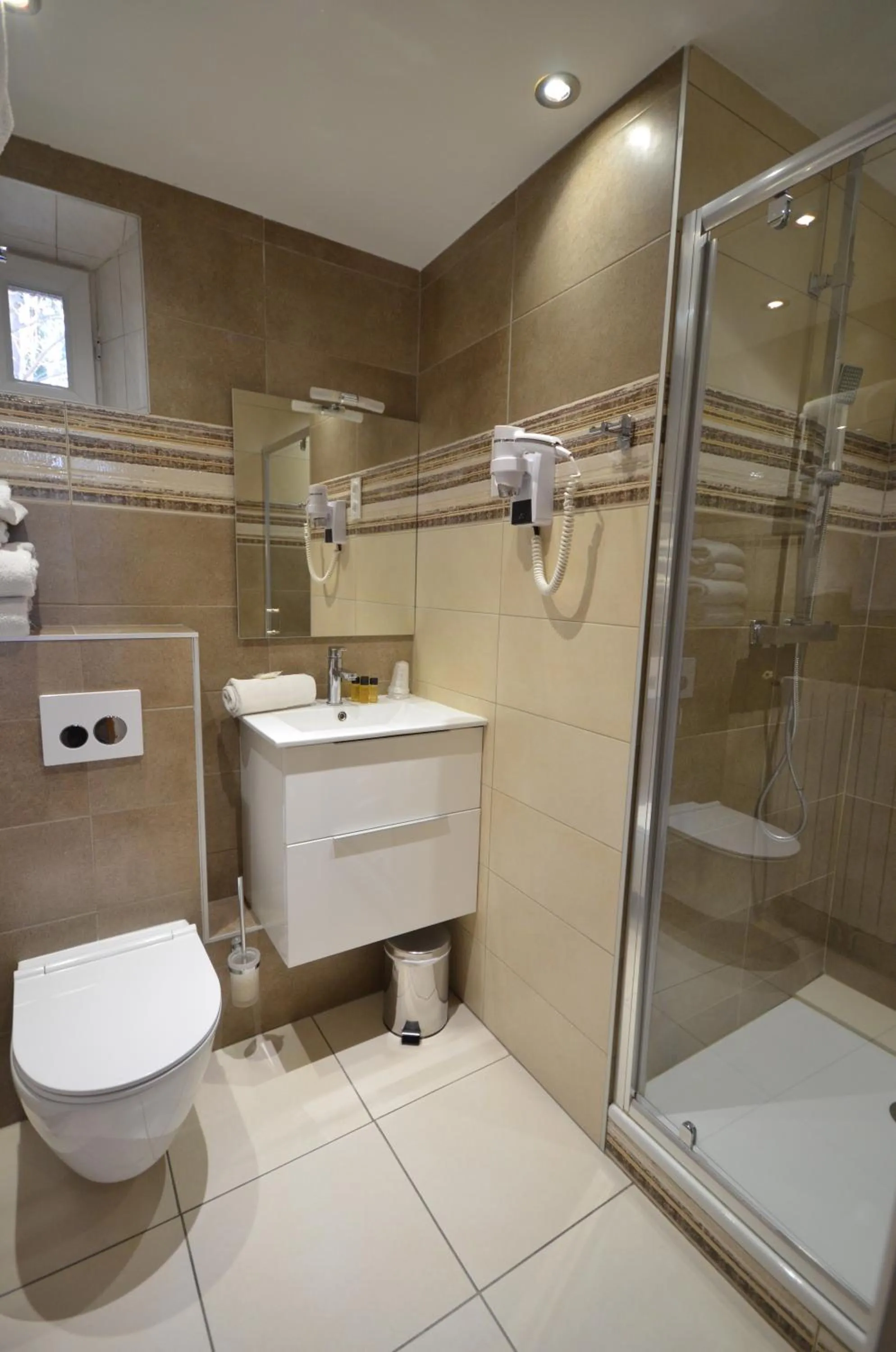 Bathroom in Hôtel Edelweiss