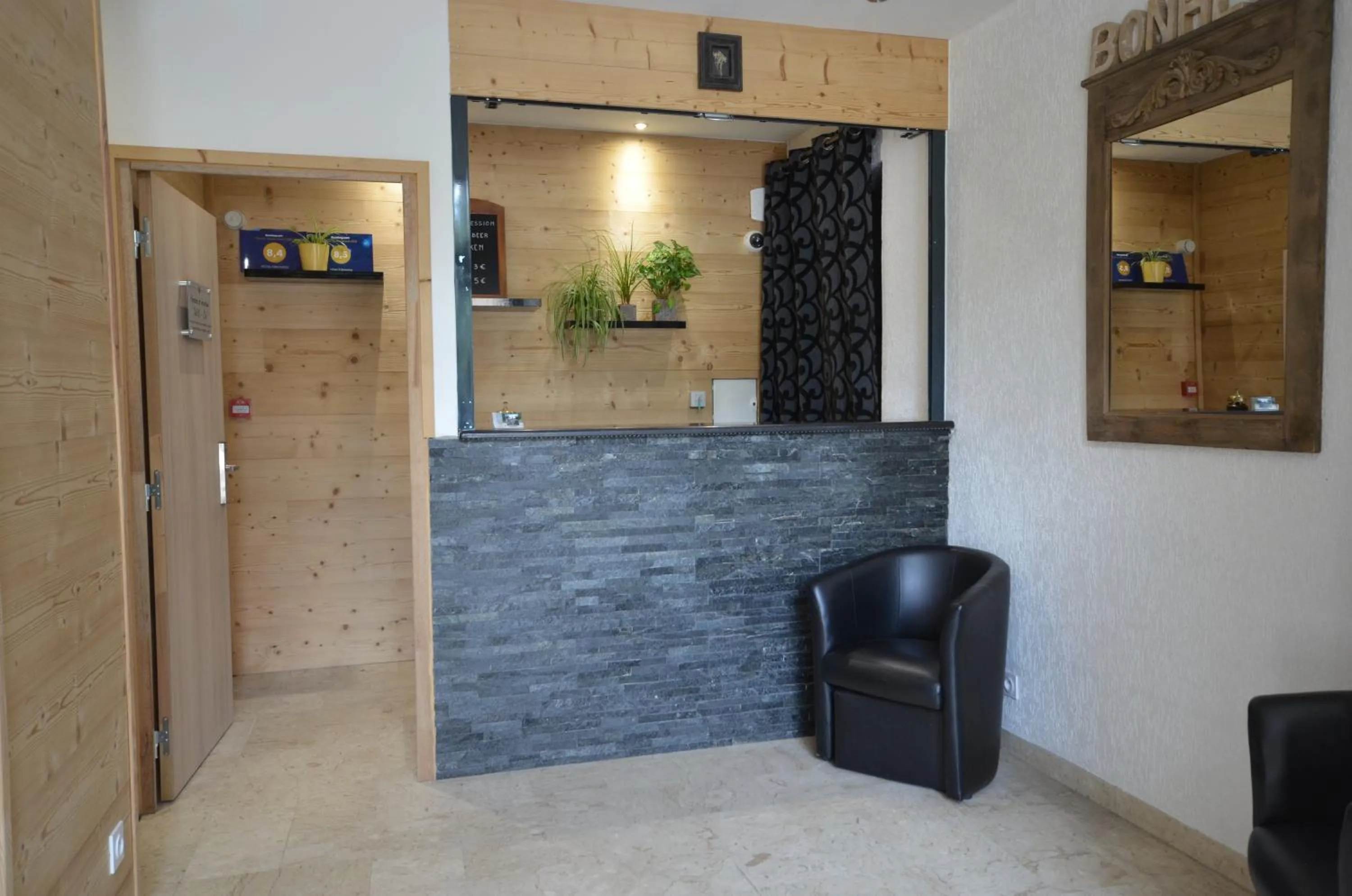 Property building in Hôtel Edelweiss